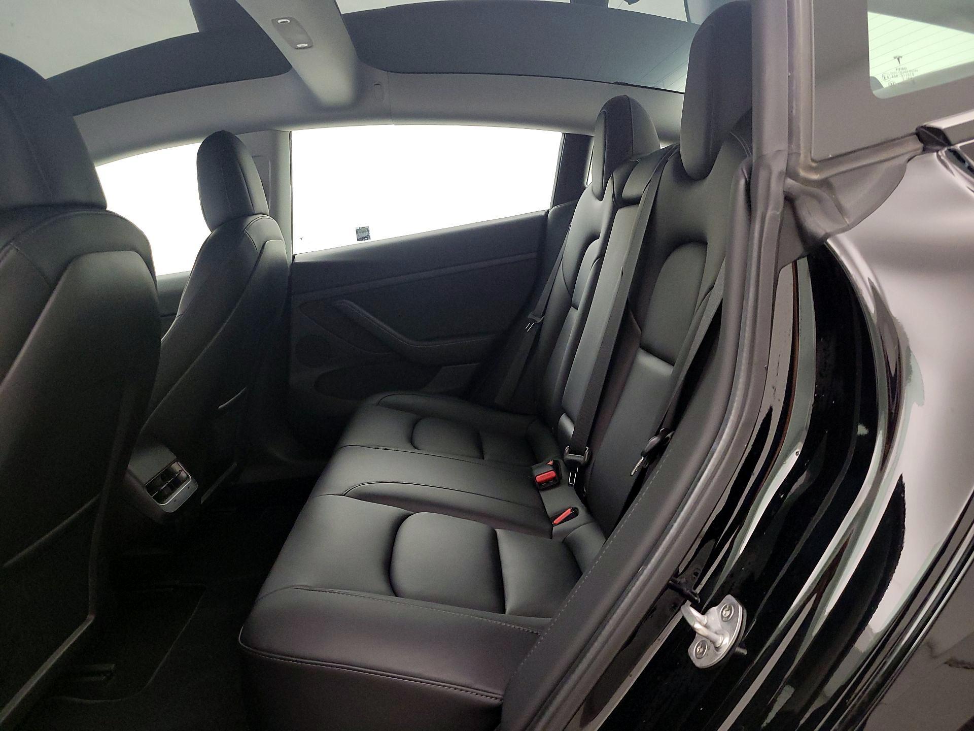 Thumbnail: 2022 Tesla Model 3 - 18