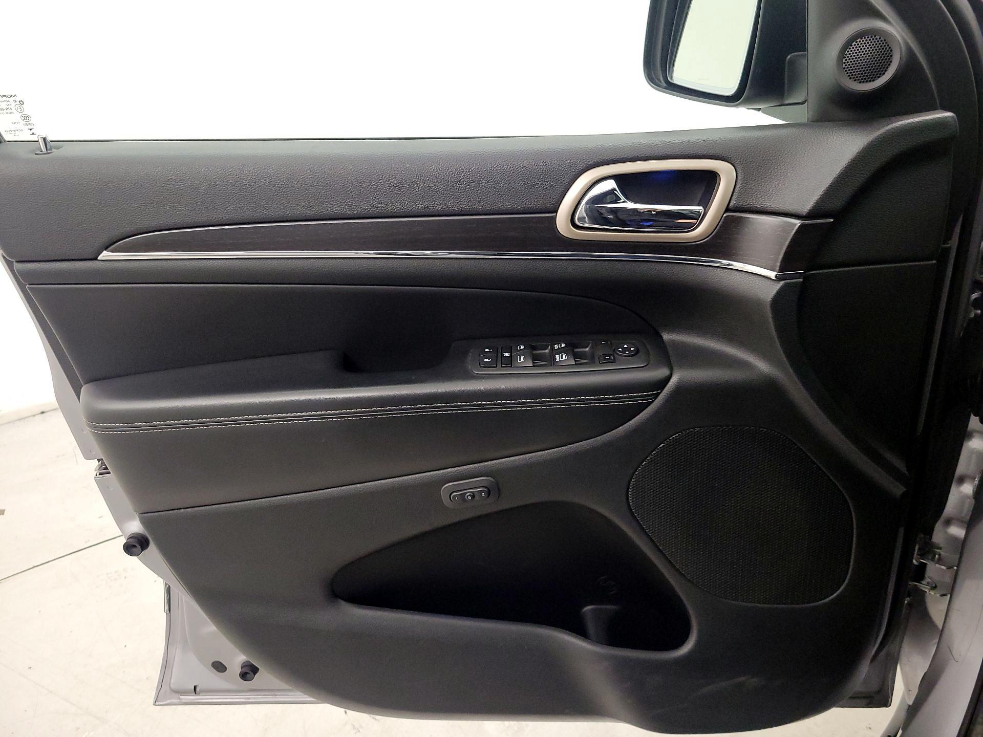 Thumbnail: 2014 Jeep Grand Cherokee - 12