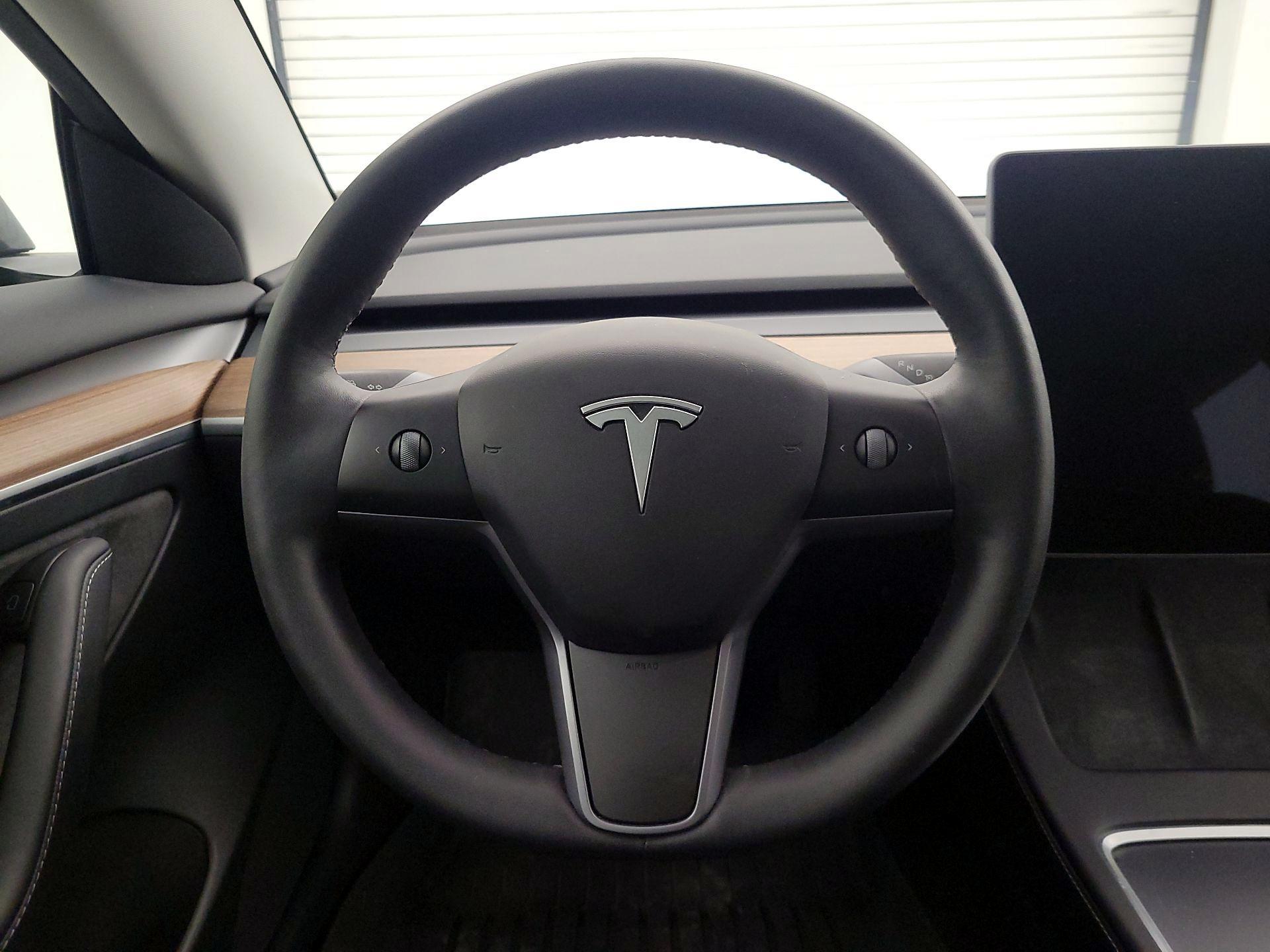 Thumbnail: 2023 Tesla Model 3 - 10