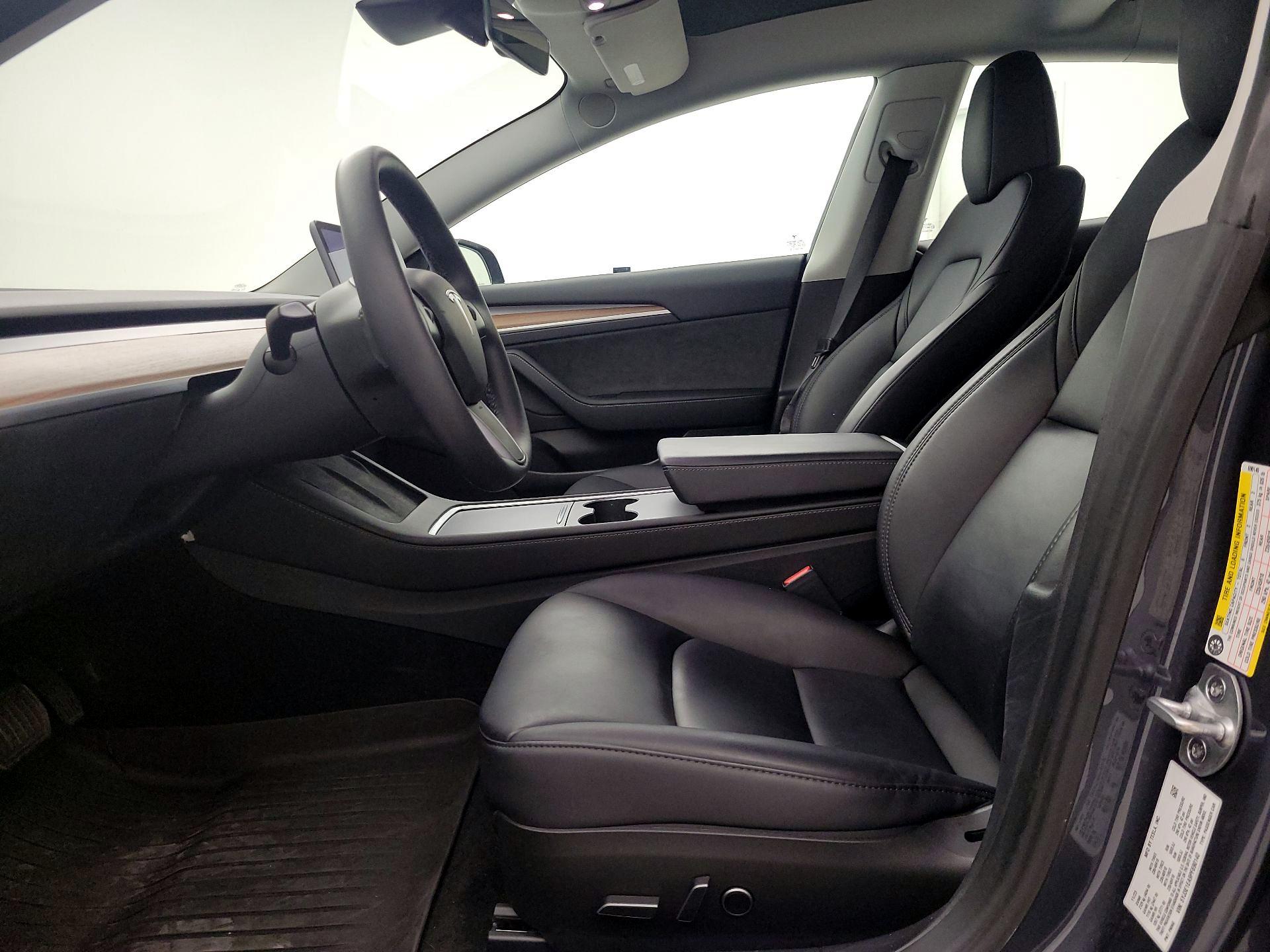 Thumbnail: 2023 Tesla Model 3 - 11