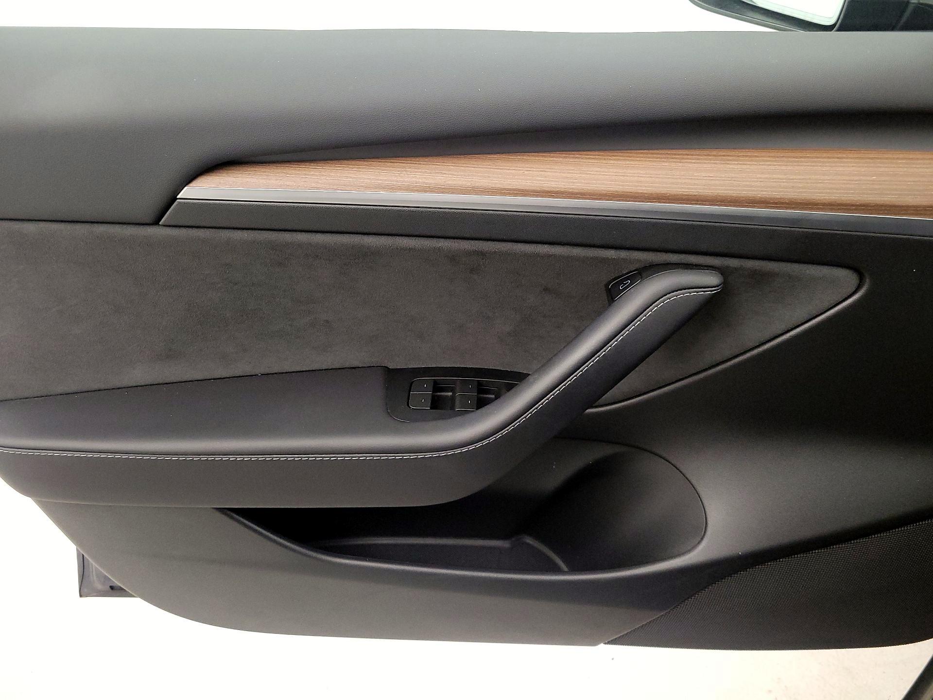 Thumbnail: 2023 Tesla Model 3 - 12