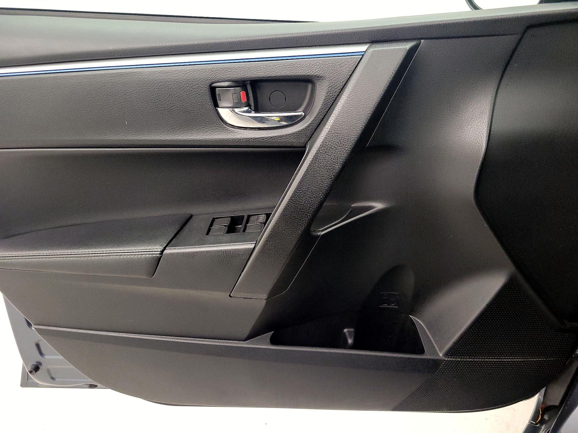 Thumbnail: 2014 Toyota Corolla - 12