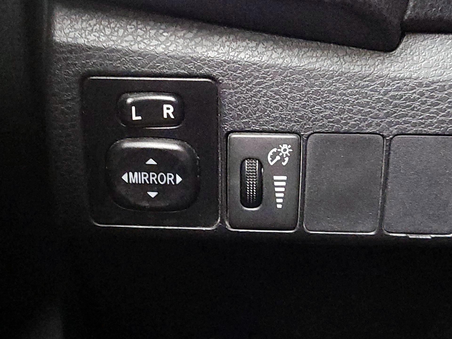 Thumbnail: 2014 Toyota Corolla - 13