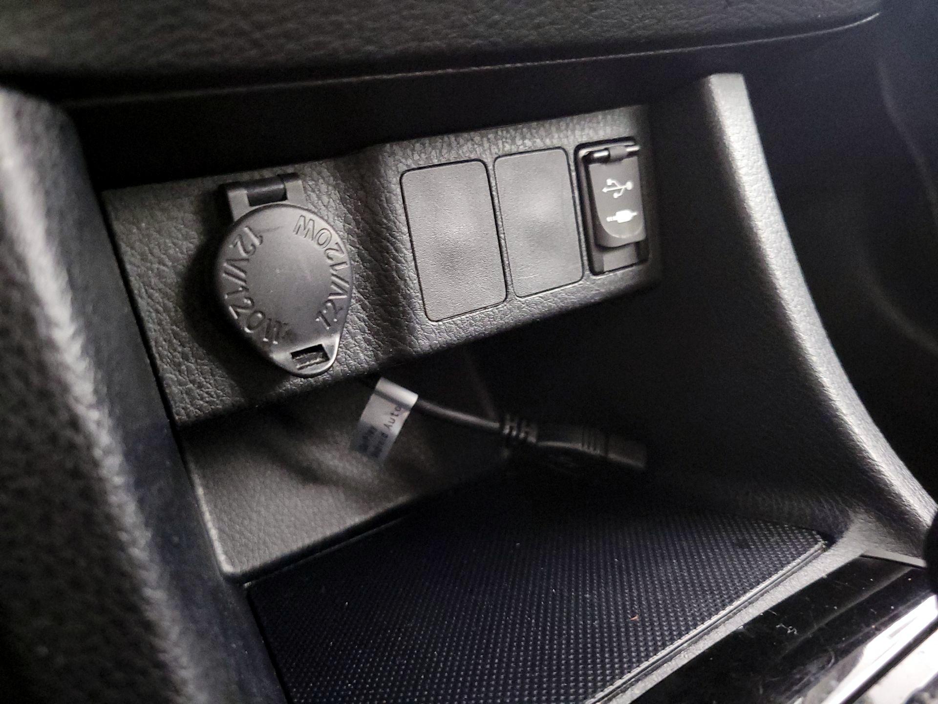 Thumbnail: 2014 Toyota Corolla - 18