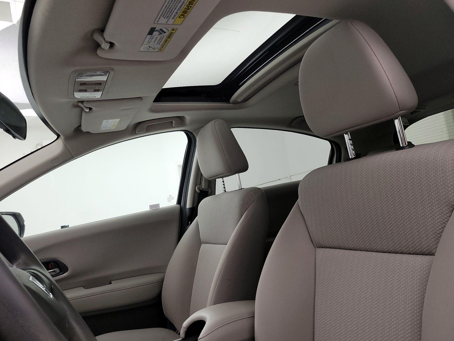 Thumbnail: 2016 Honda HR-V - 18