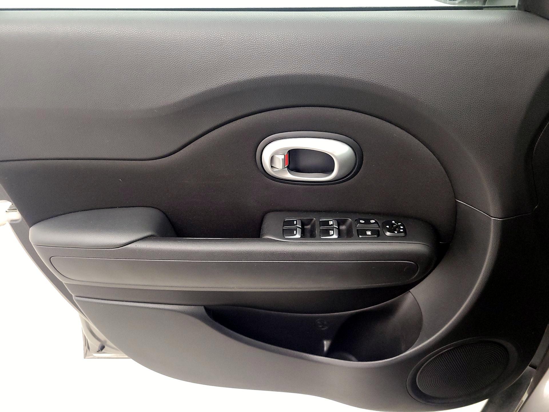 Thumbnail: 2017 Kia Soul - 12