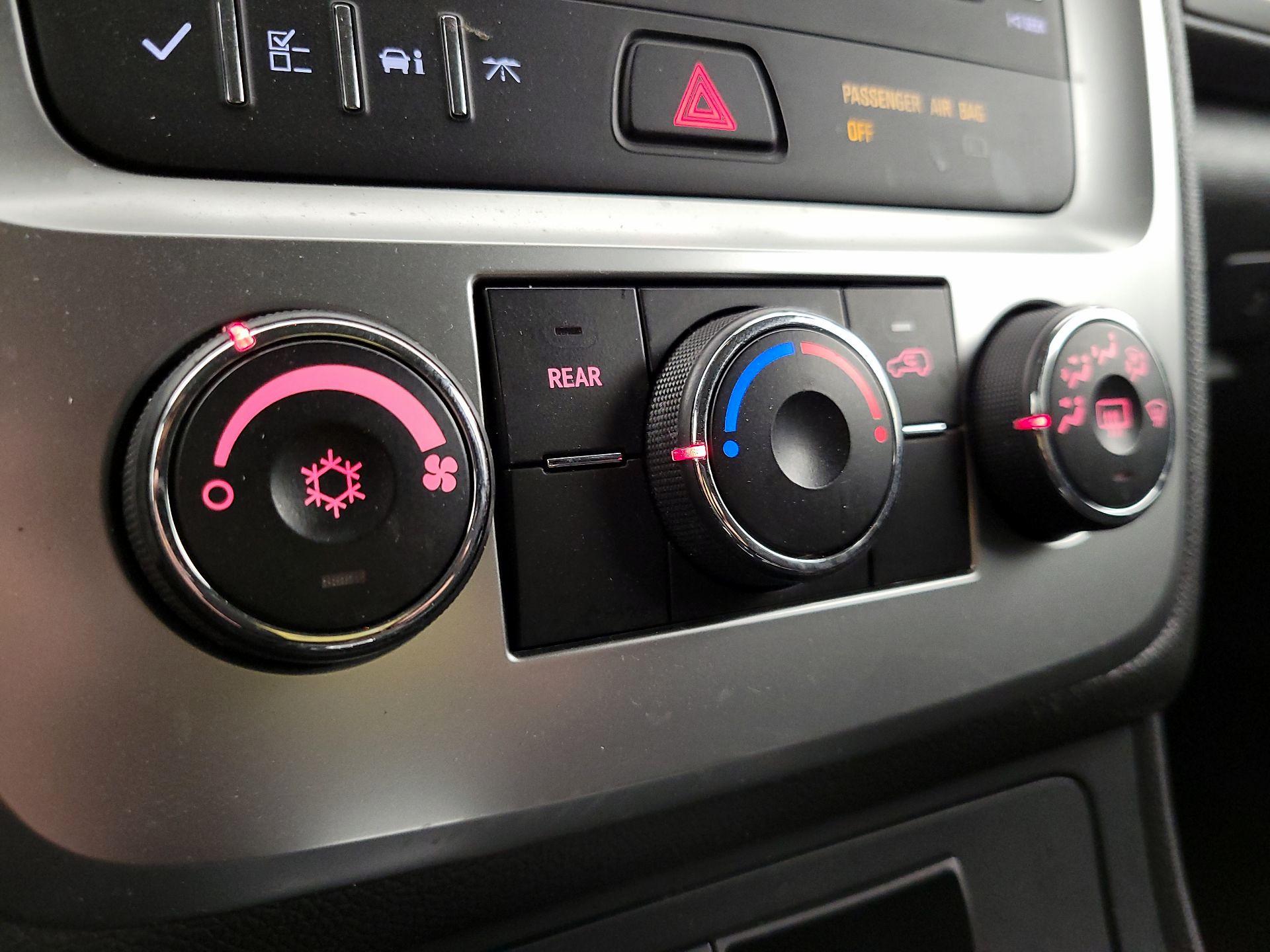 Thumbnail: 2014 GMC Acadia - 16