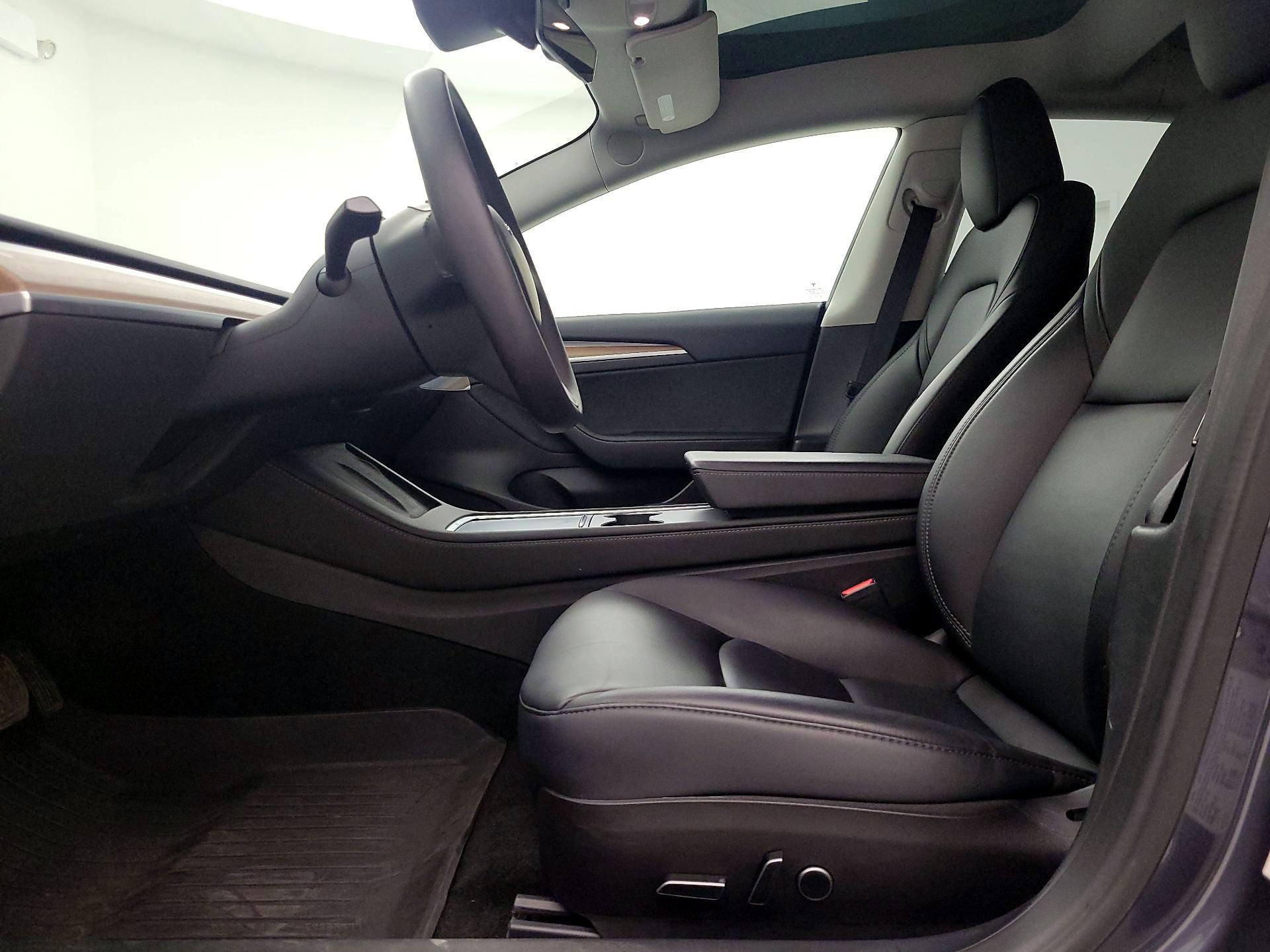 Thumbnail: 2023 Tesla Model 3 - 11