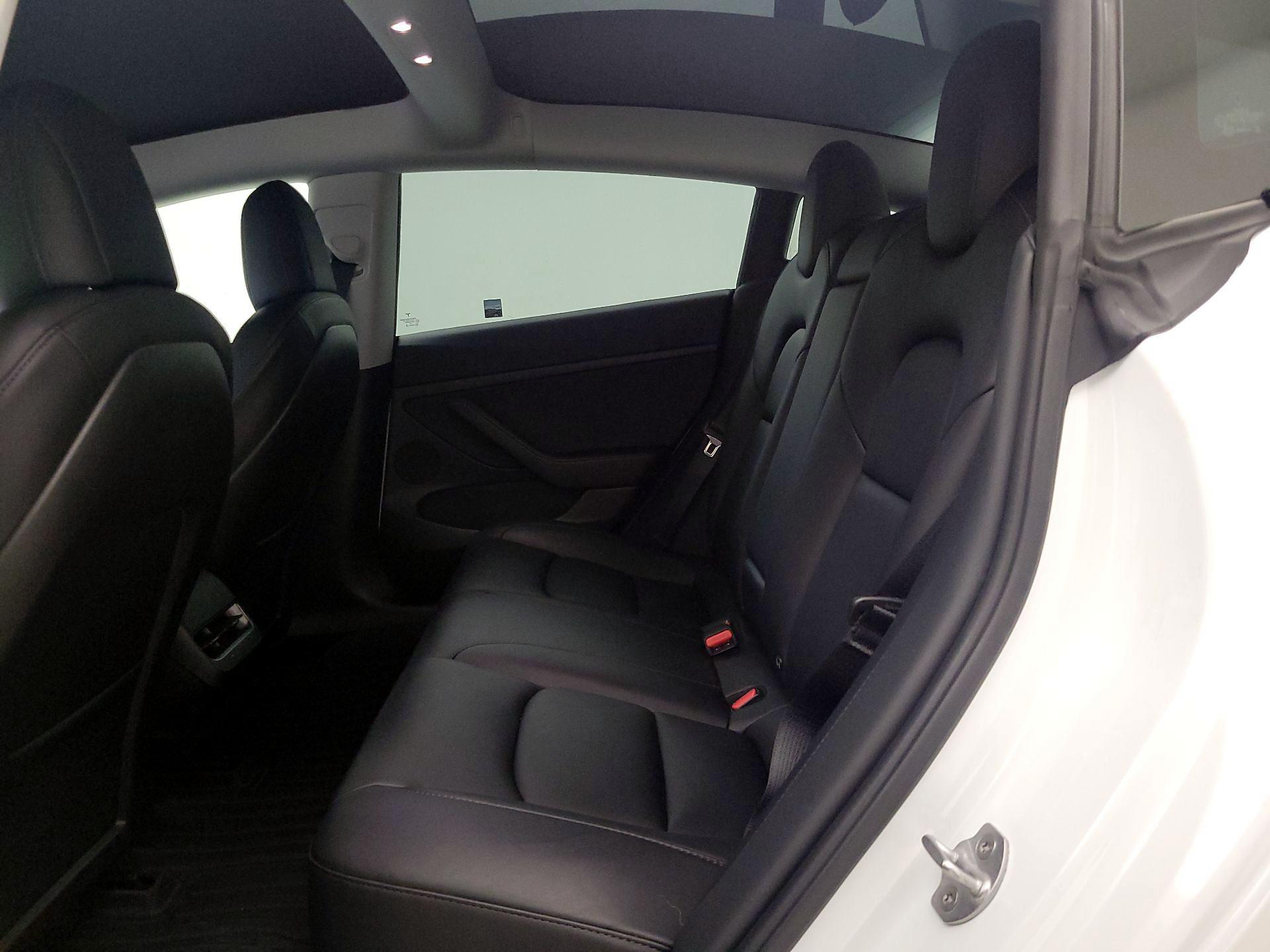 Thumbnail: 2022 Tesla Model 3 - 18