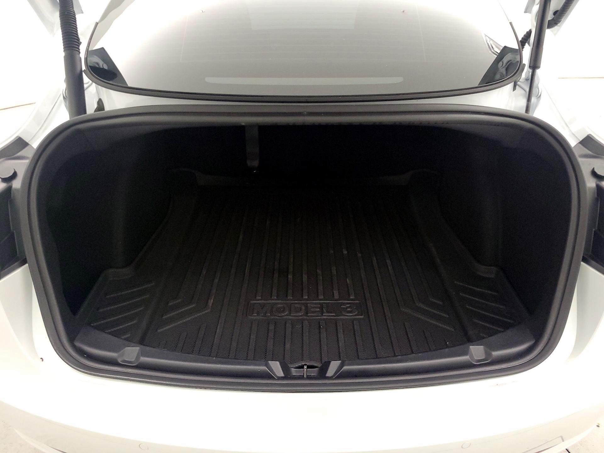 Thumbnail: 2022 Tesla Model 3 - 19