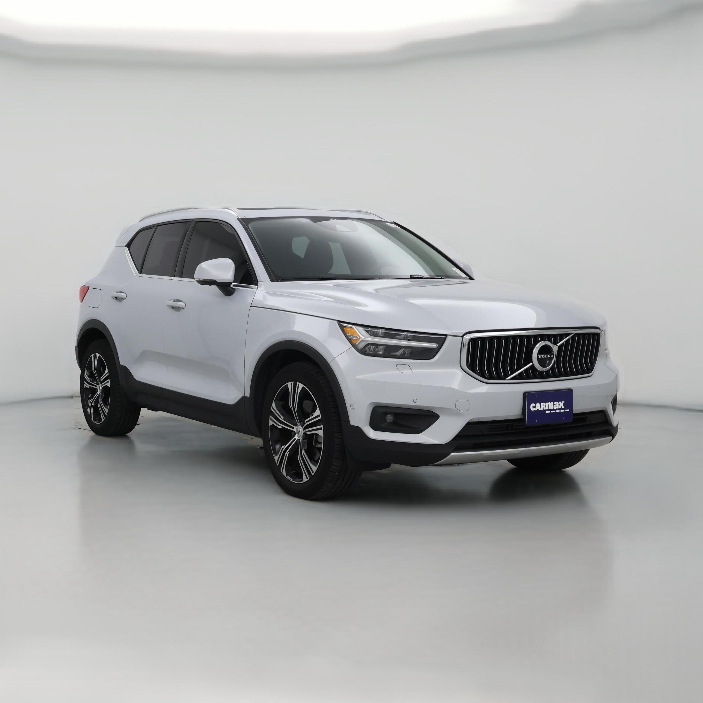 Thumbnail: 2022 Volvo XC40 - 1
