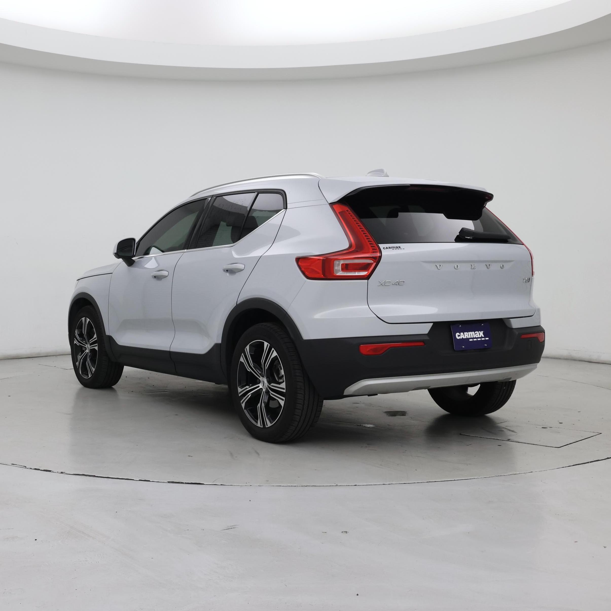 Thumbnail: 2022 Volvo XC40 - 2