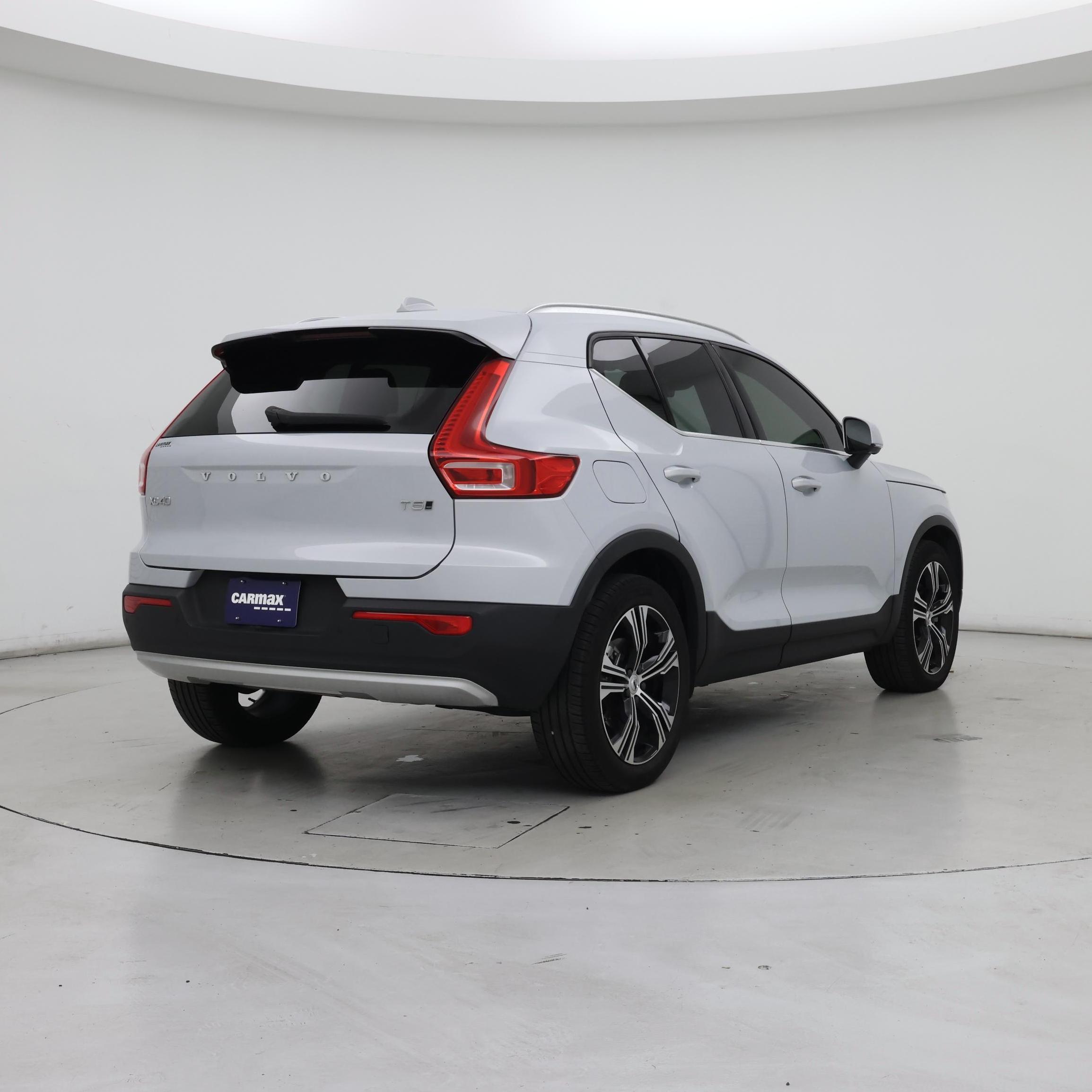Thumbnail: 2022 Volvo XC40 - 8