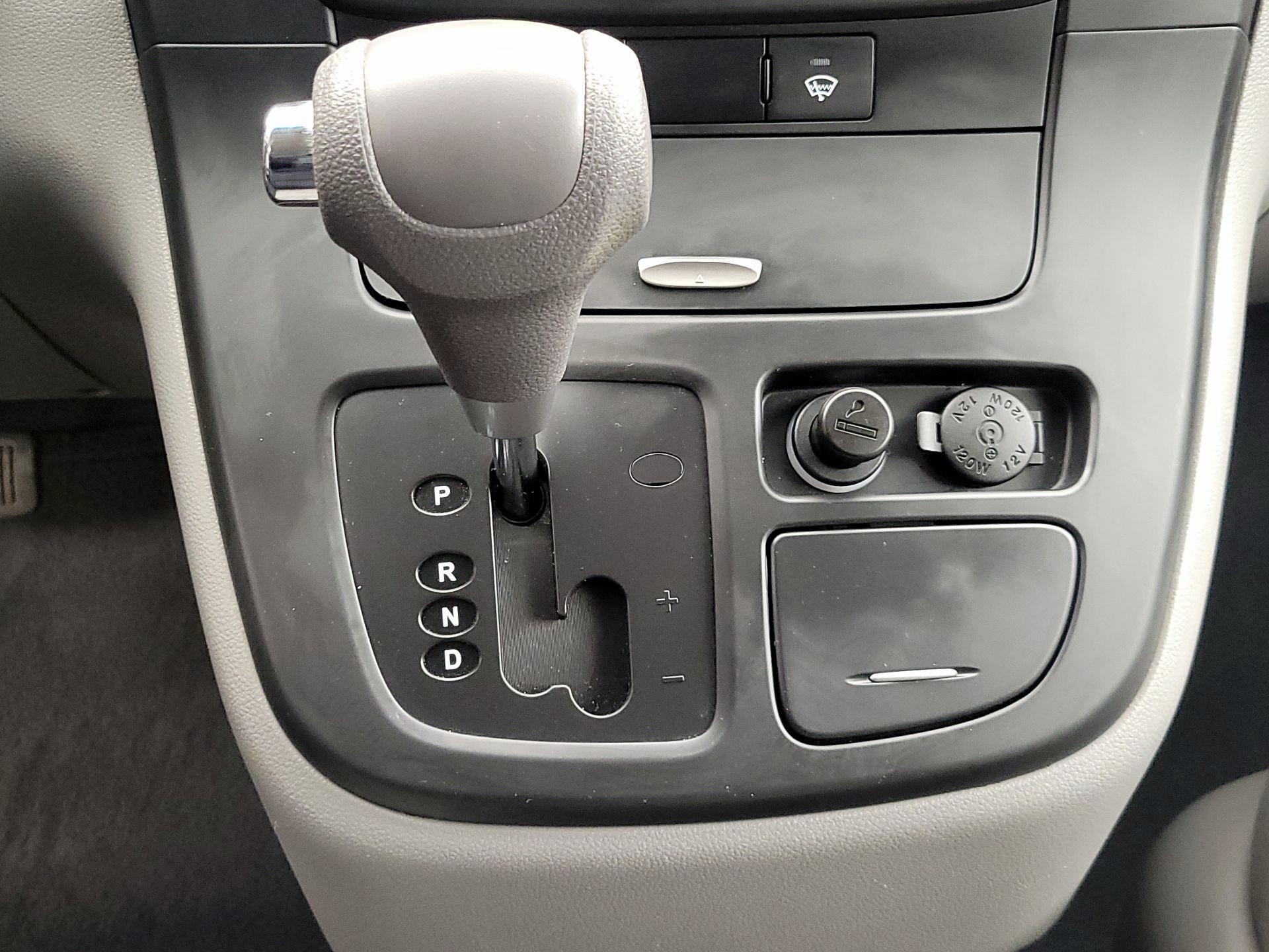 Thumbnail: 2014 Kia Sedona - 16