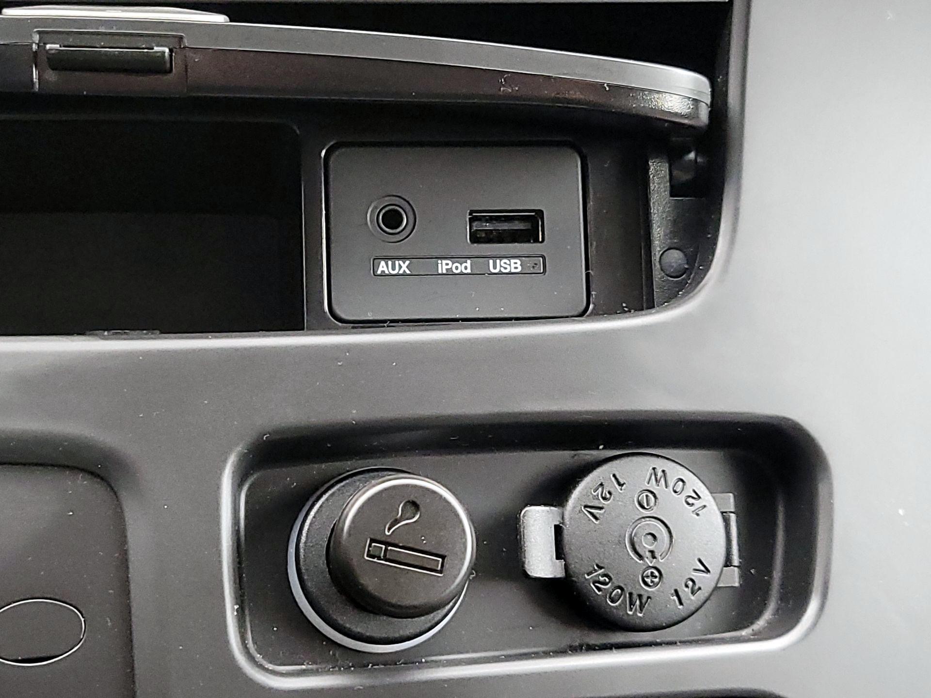 Thumbnail: 2014 Kia Sedona - 17