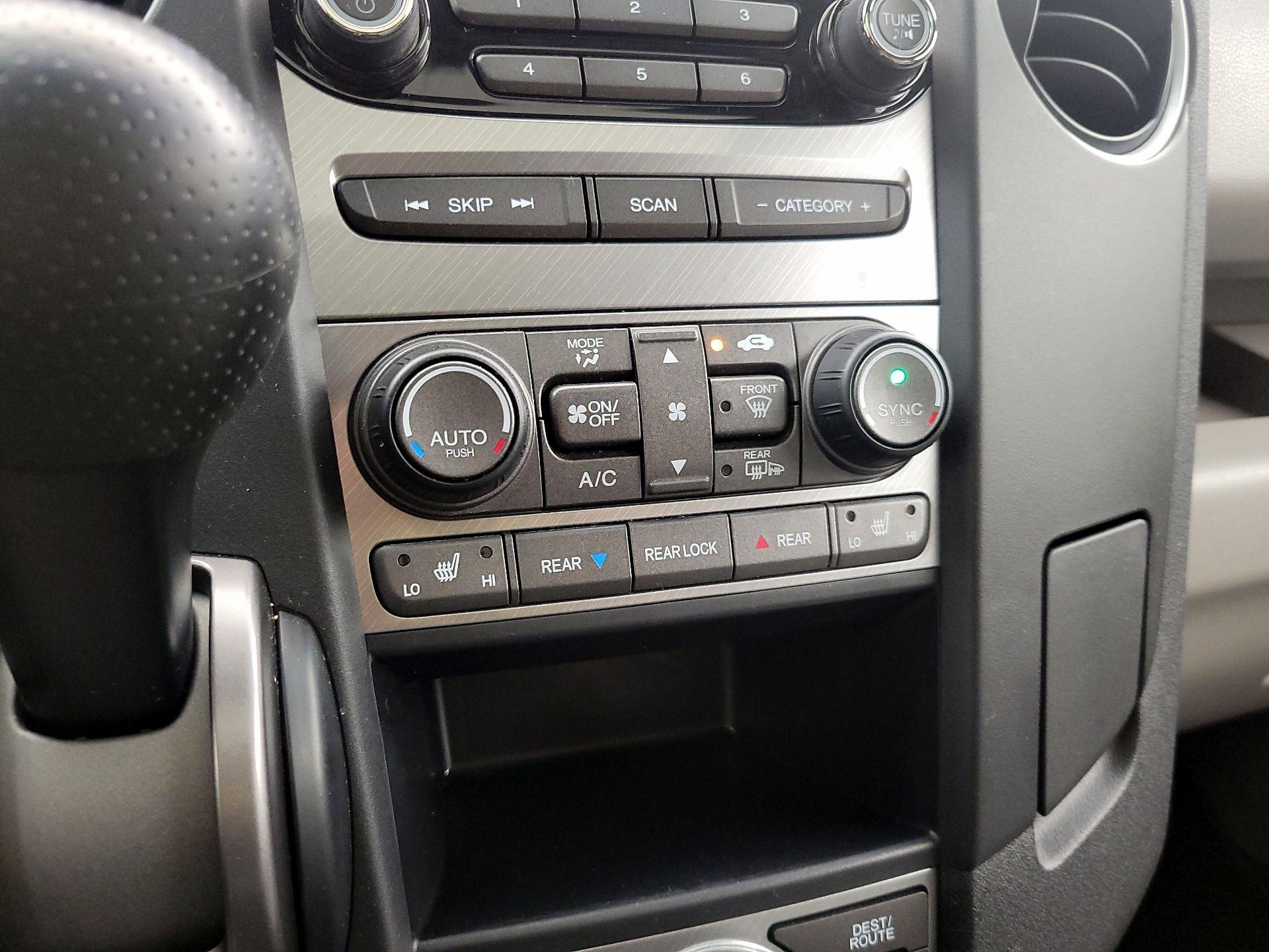 Thumbnail: 2015 Honda Pilot - 17