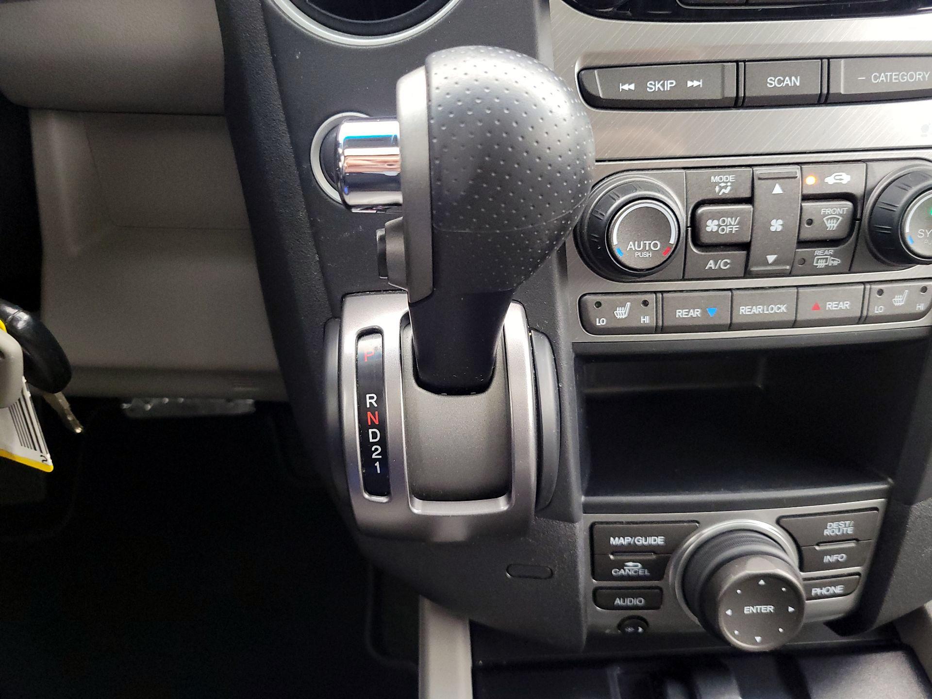 Thumbnail: 2015 Honda Pilot - 18