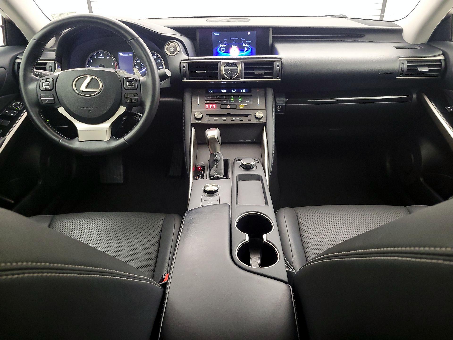 Thumbnail: 2019 Lexus IS - 9