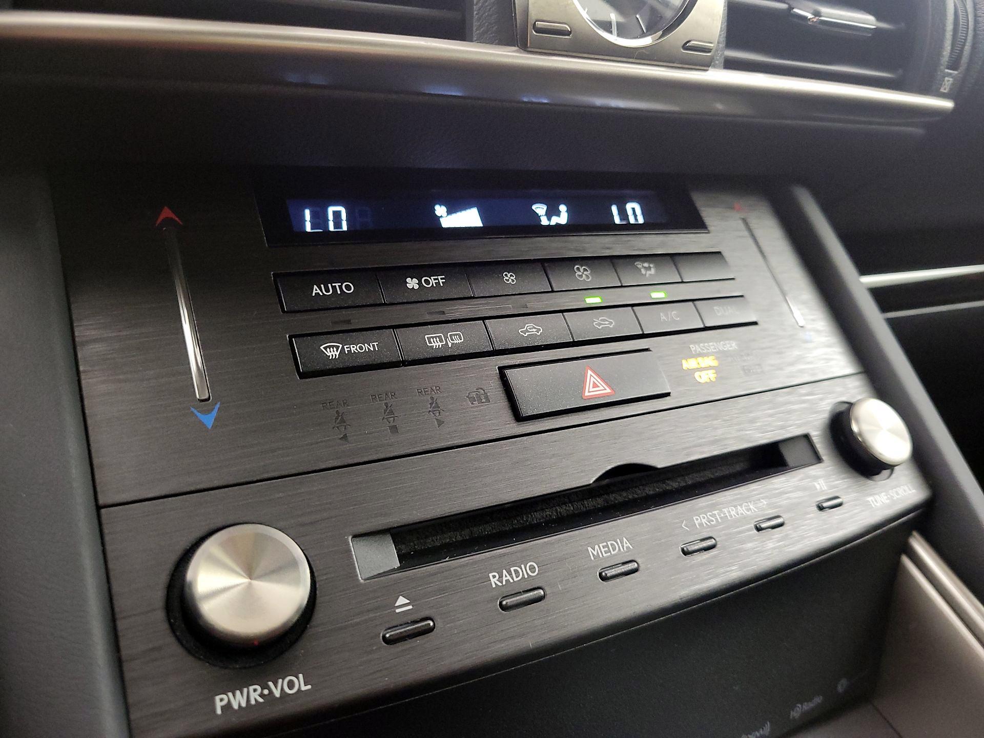 Thumbnail: 2019 Lexus IS - 16