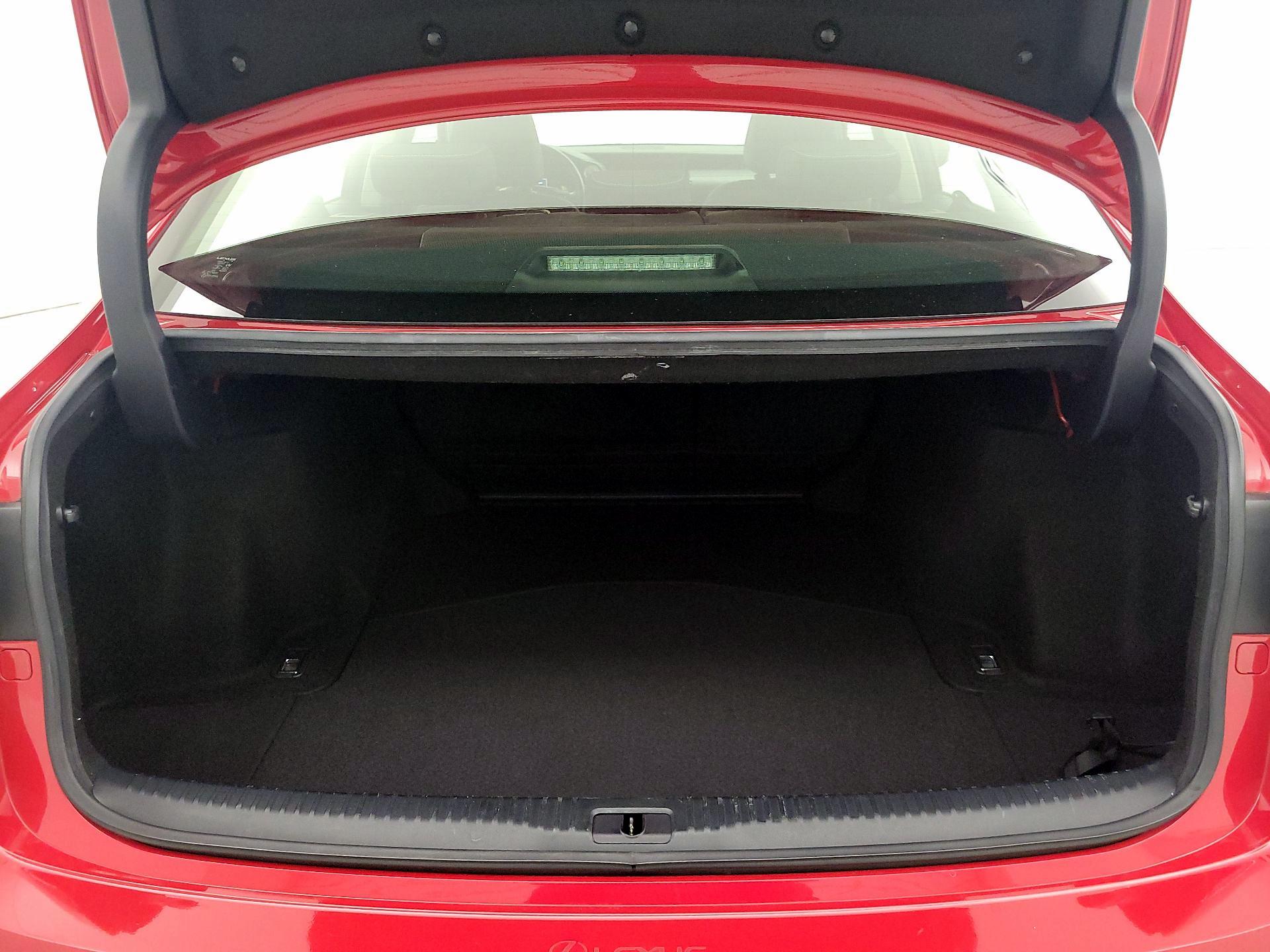 Thumbnail: 2019 Lexus IS - 20