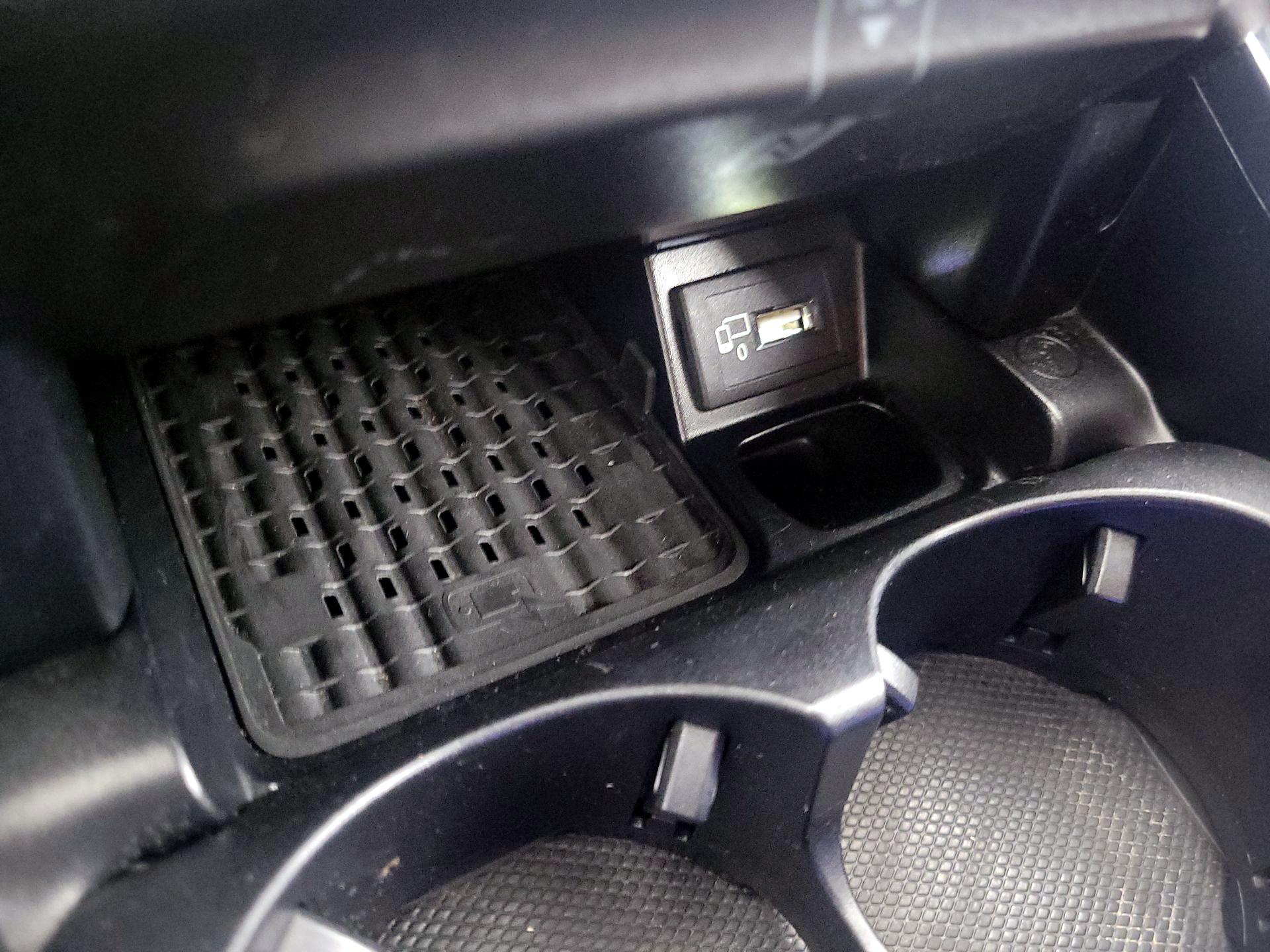 Thumbnail: 2017 Mercedes-Benz E-Class - 19