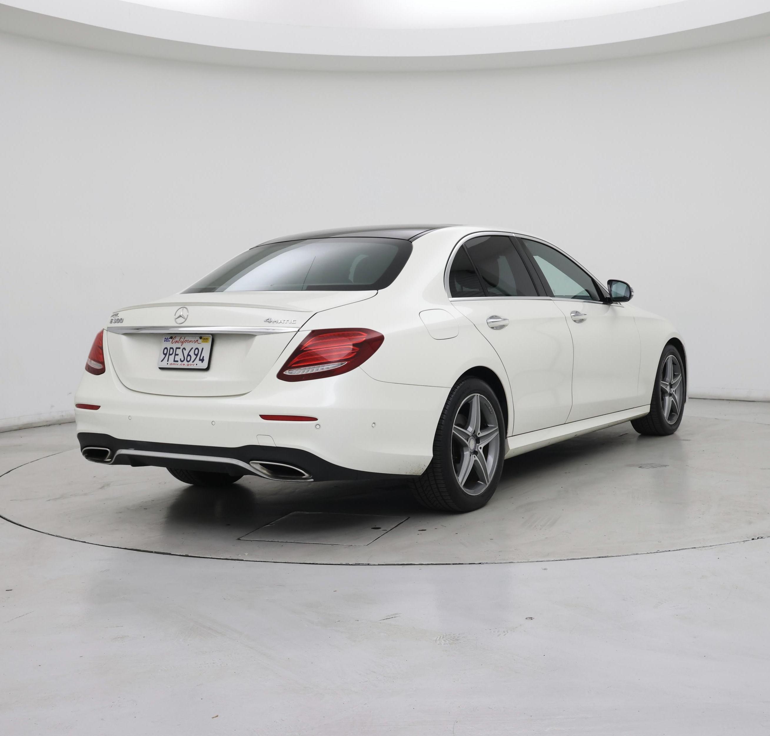 Thumbnail: 2017 Mercedes-Benz E-Class - 8