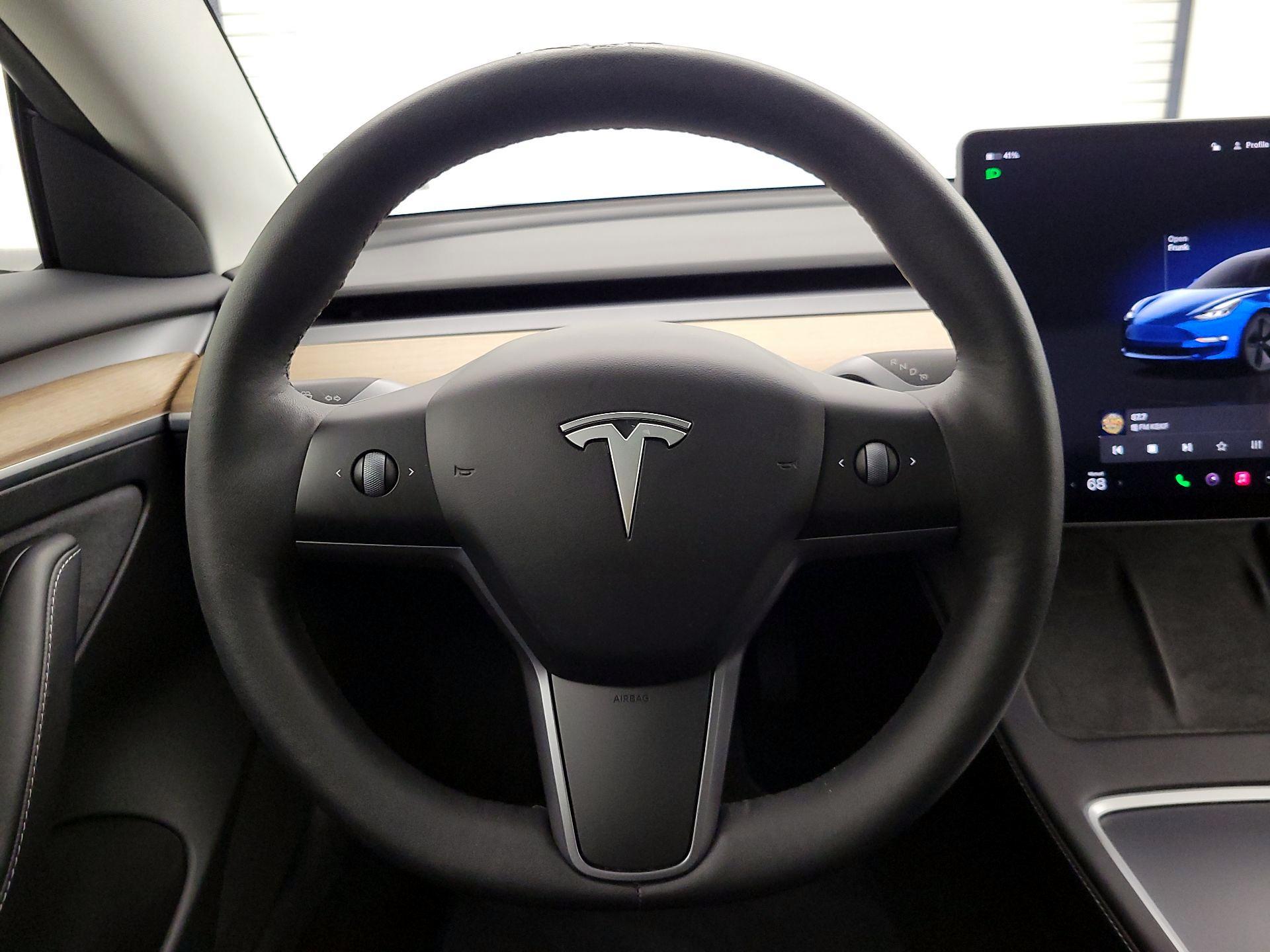 Thumbnail: 2023 Tesla Model 3 - 10