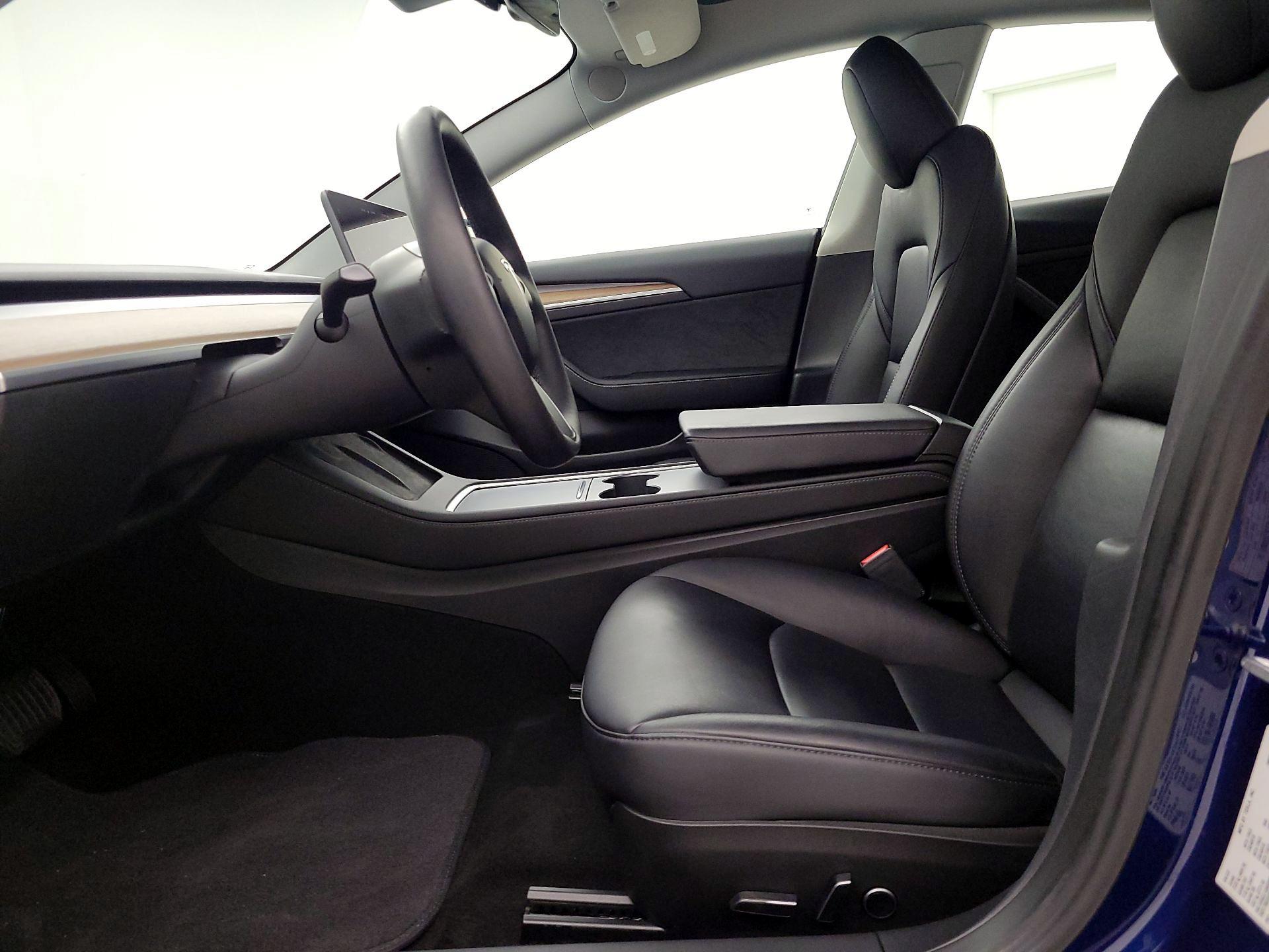 Thumbnail: 2023 Tesla Model 3 - 11