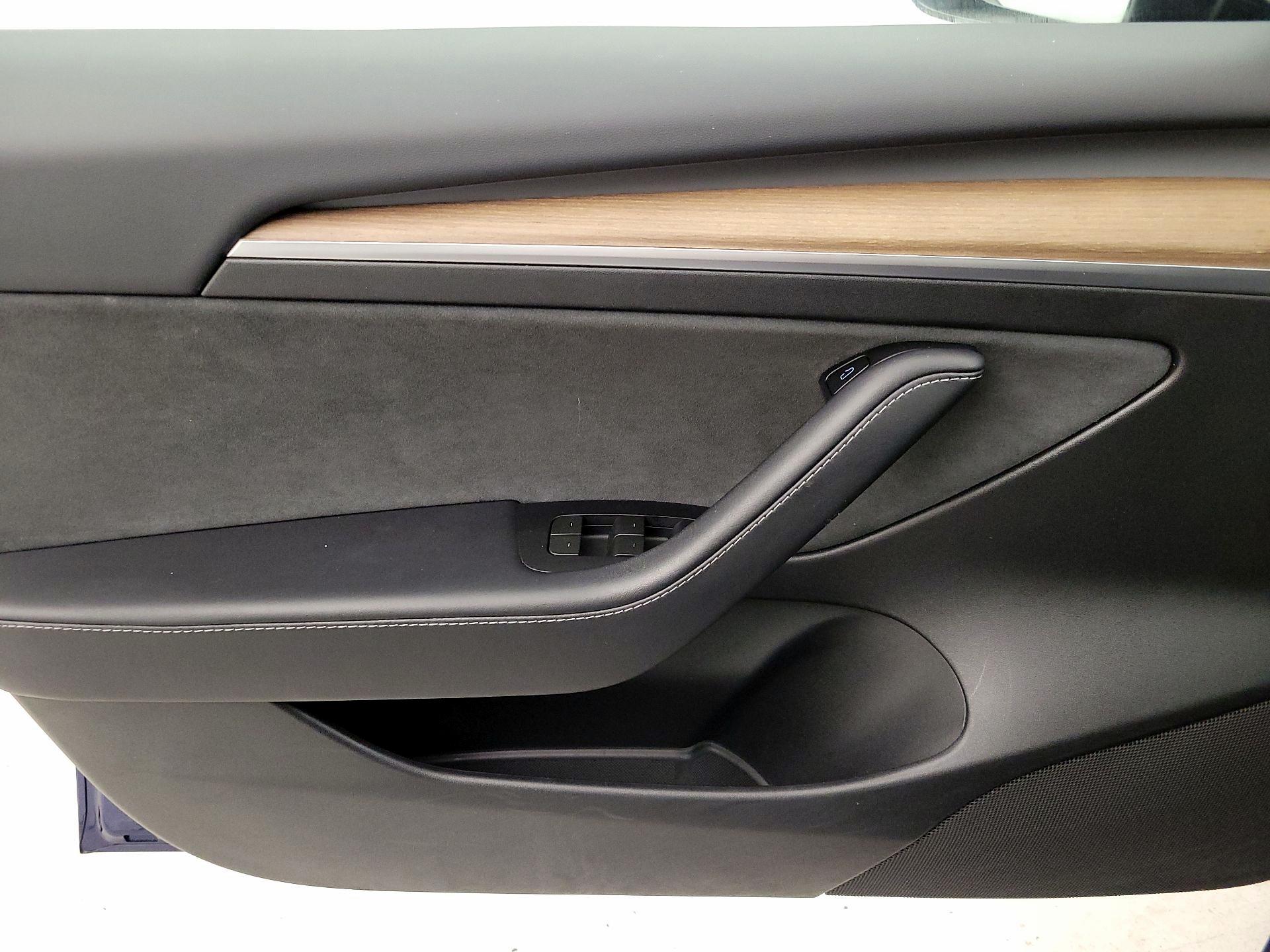 Thumbnail: 2023 Tesla Model 3 - 12