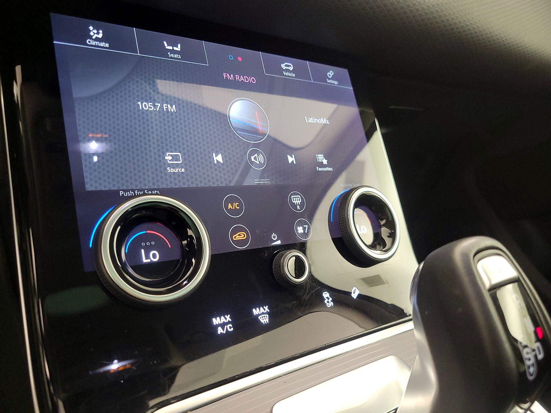 Thumbnail: 2020 Land Rover Range Rover Evoque - 16