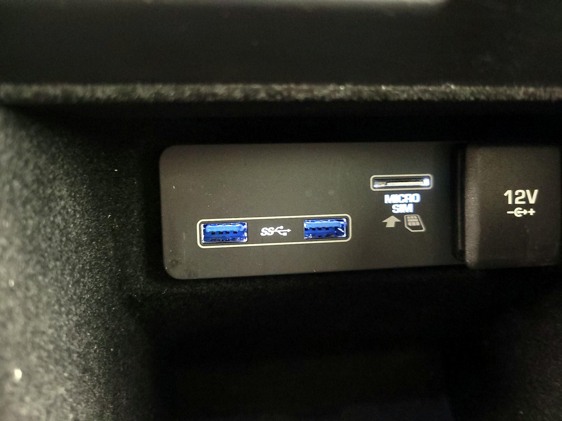 Thumbnail: 2020 Land Rover Range Rover Evoque - 18