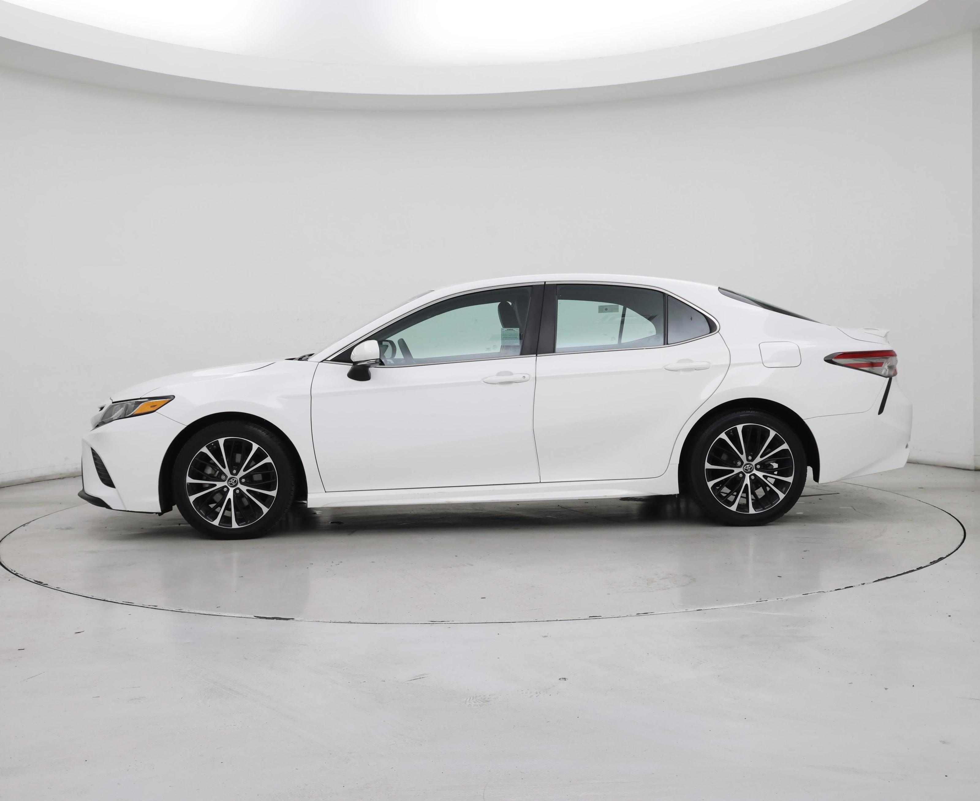 Thumbnail: 2018 Toyota Camry - 3