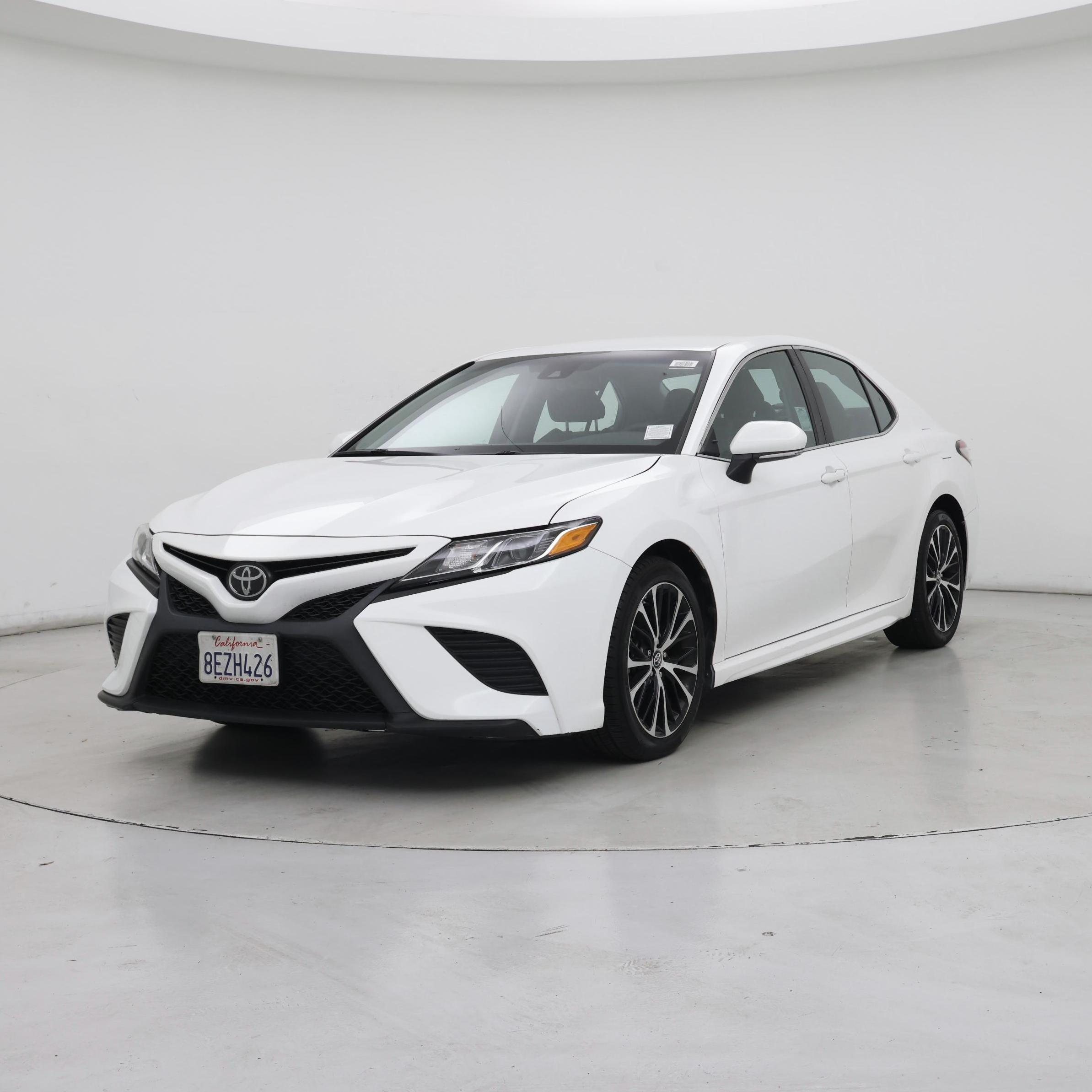 Thumbnail: 2018 Toyota Camry - 4