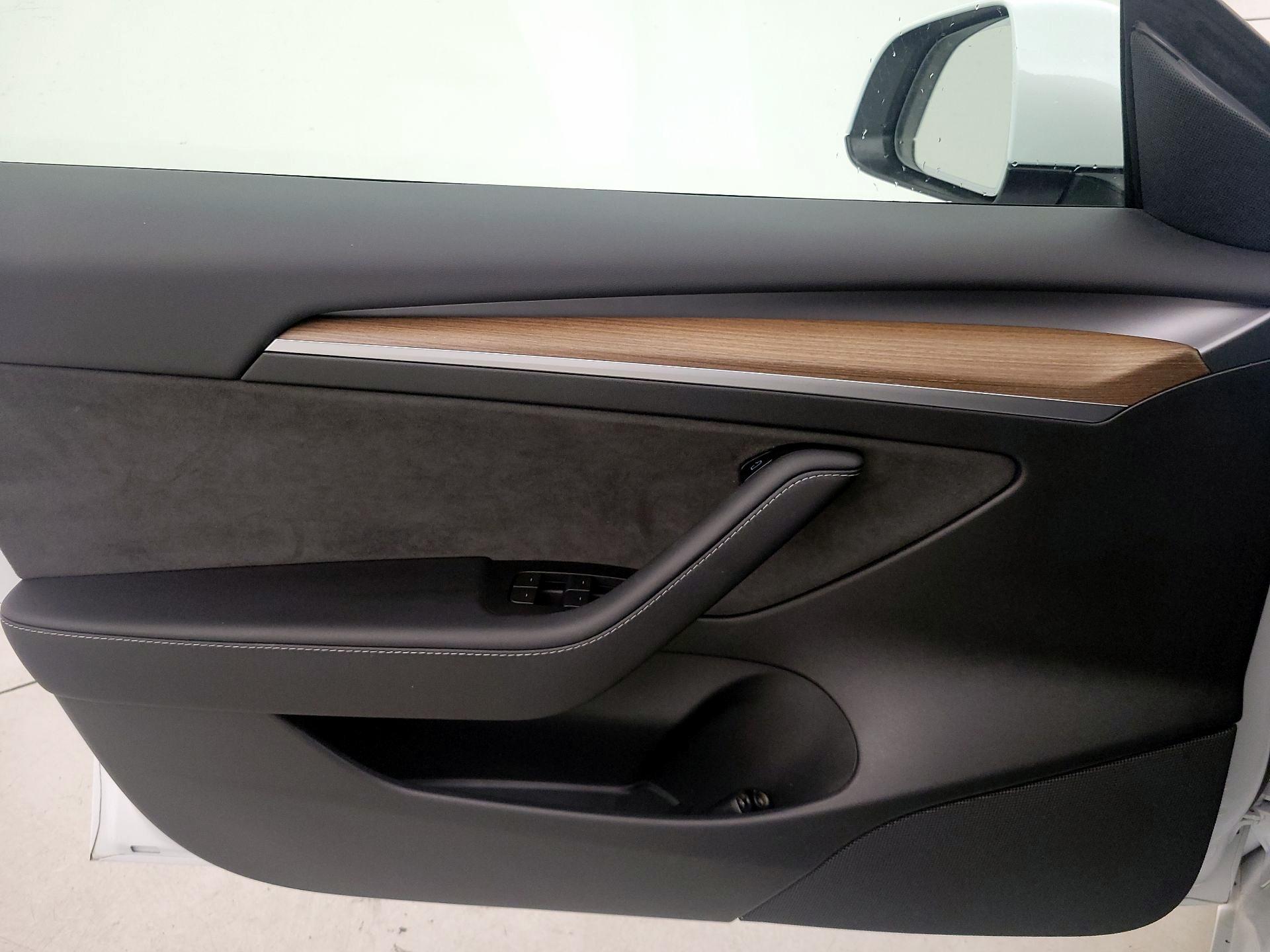 Thumbnail: 2022 Tesla Model 3 - 12