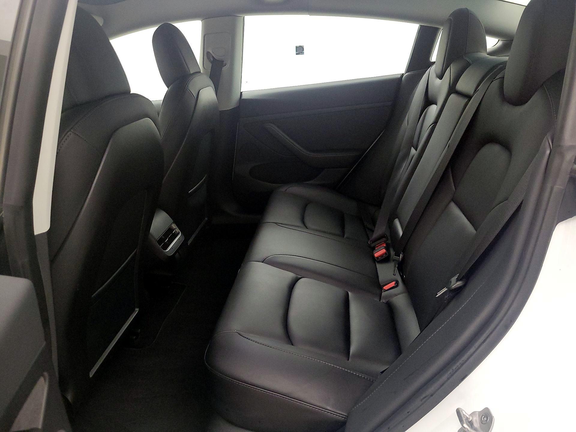 Thumbnail: 2022 Tesla Model 3 - 20