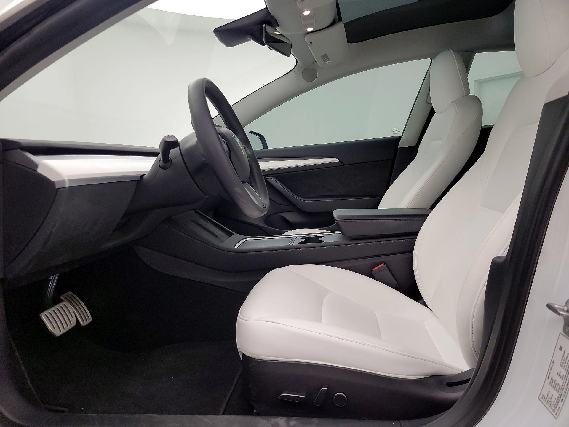 Thumbnail: 2023 Tesla Model 3 - 11