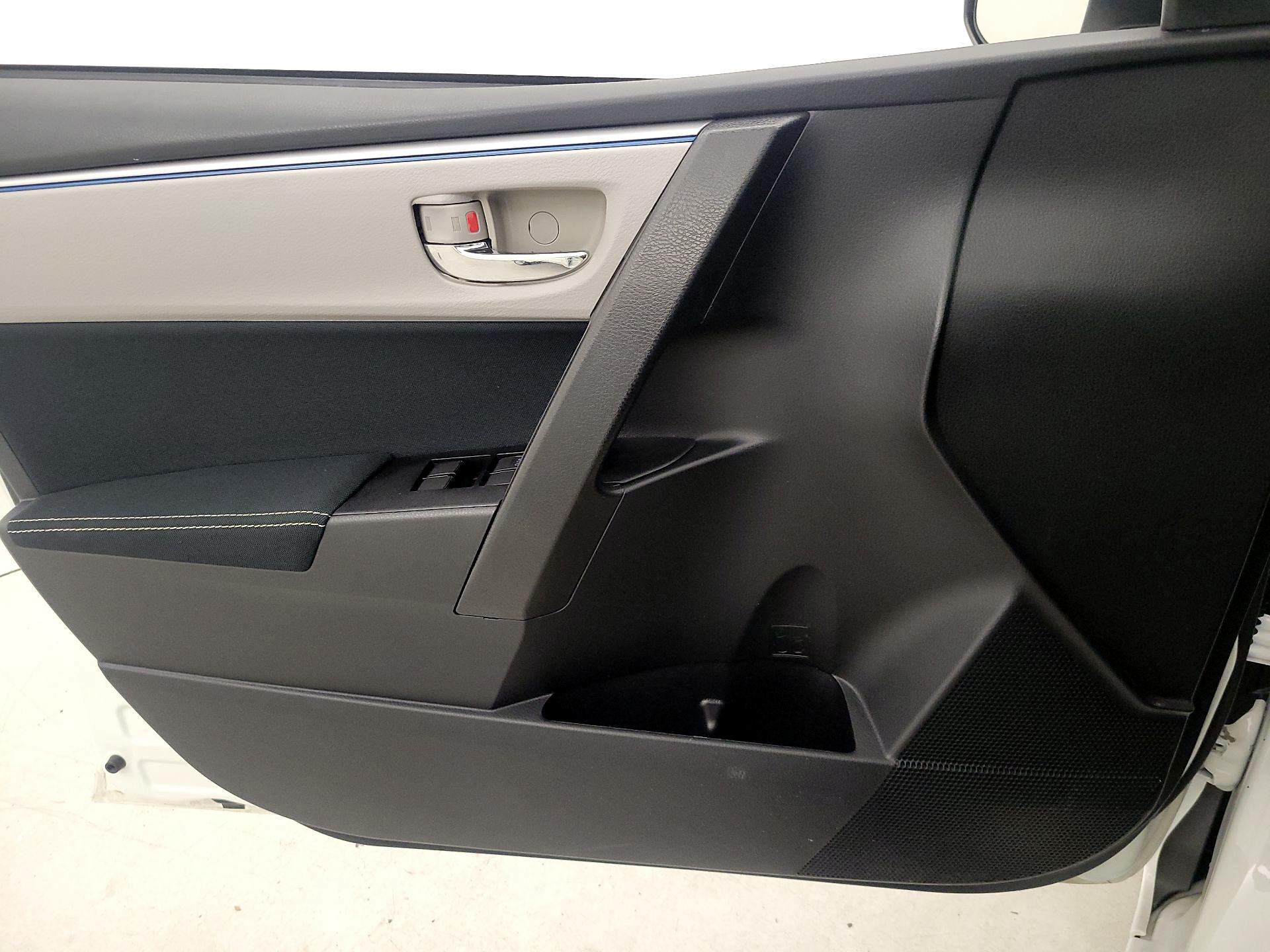 Thumbnail: 2016 Toyota Corolla - 12