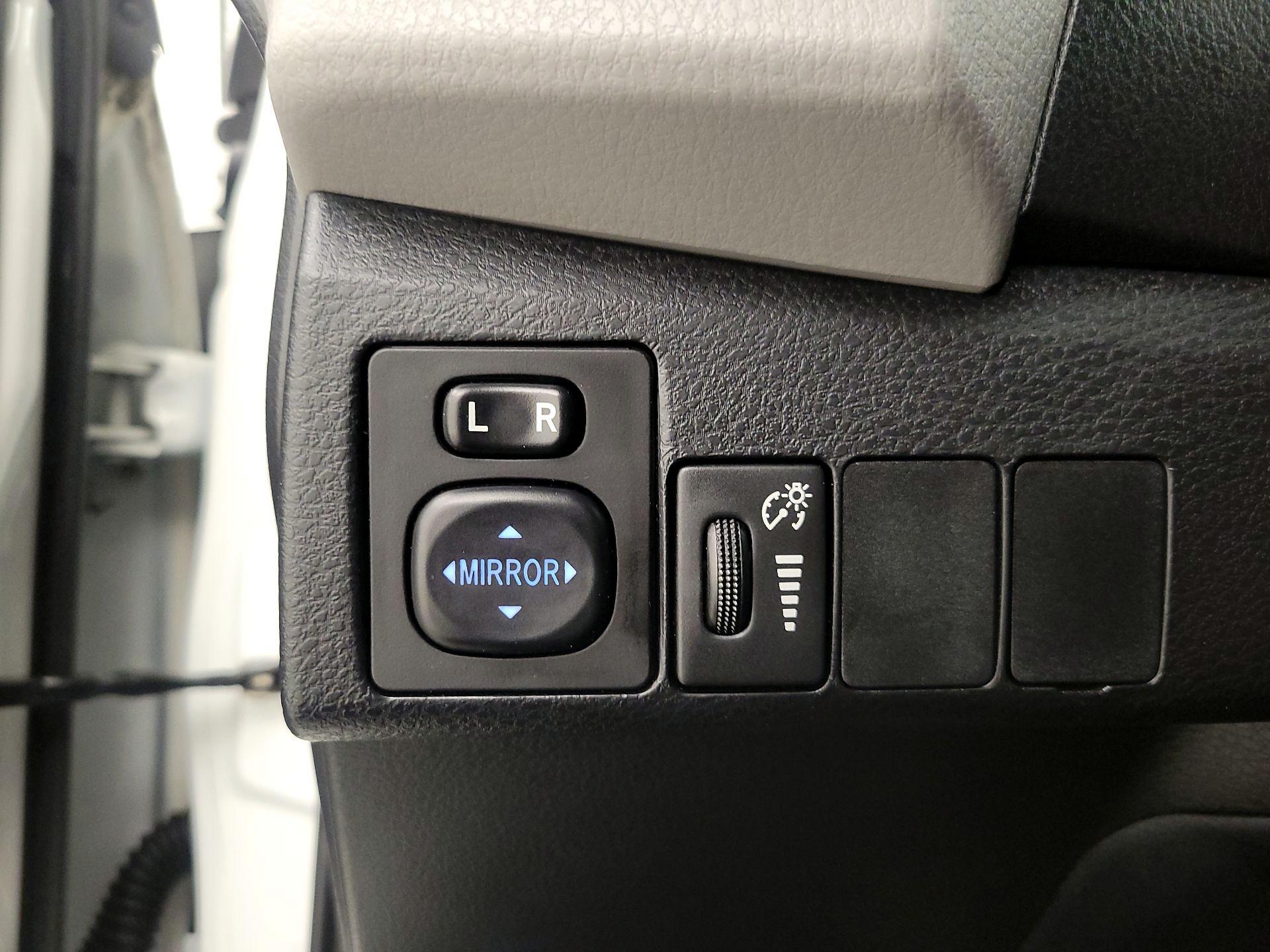 Thumbnail: 2016 Toyota Corolla - 13