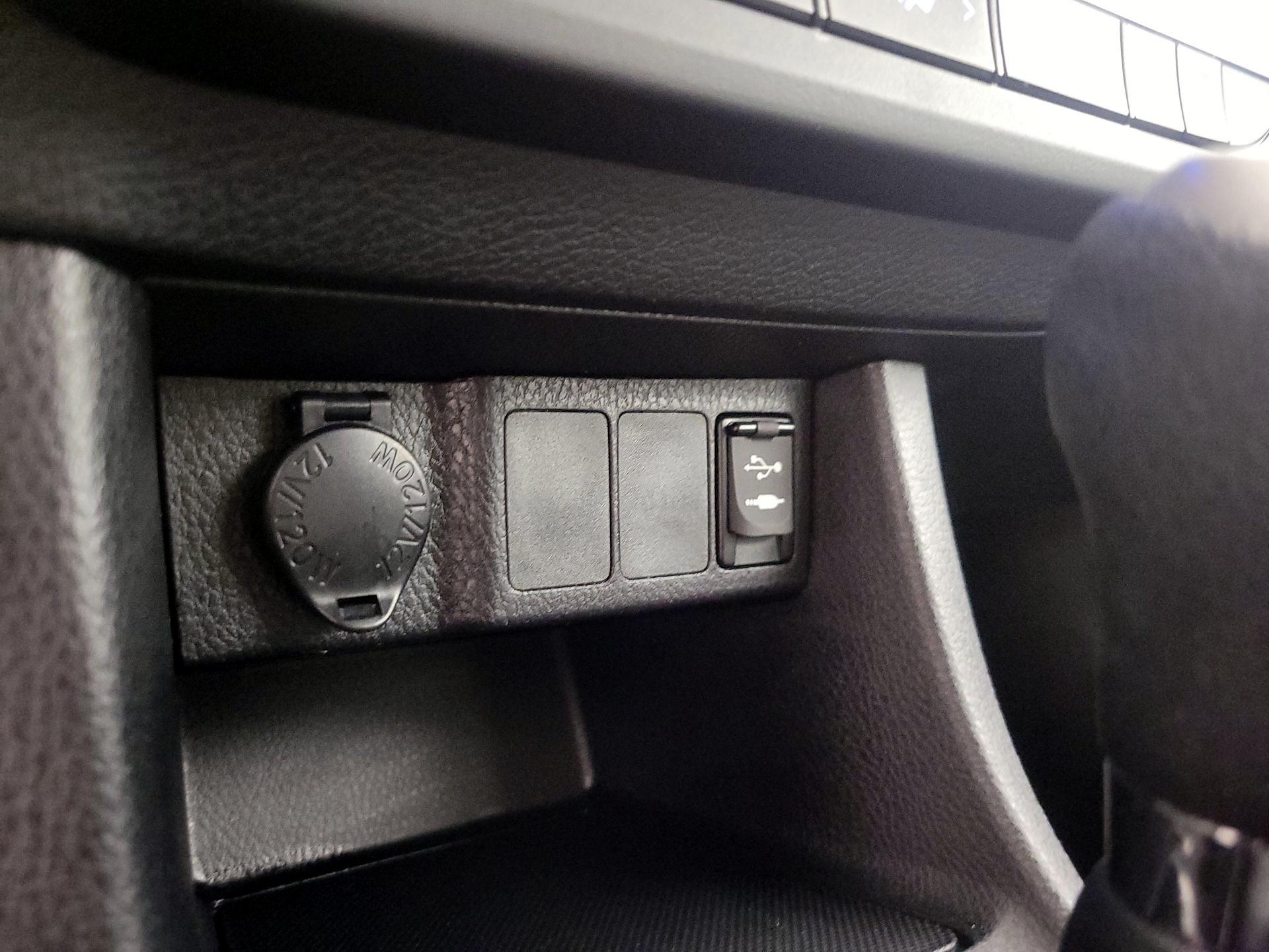 Thumbnail: 2016 Toyota Corolla - 18