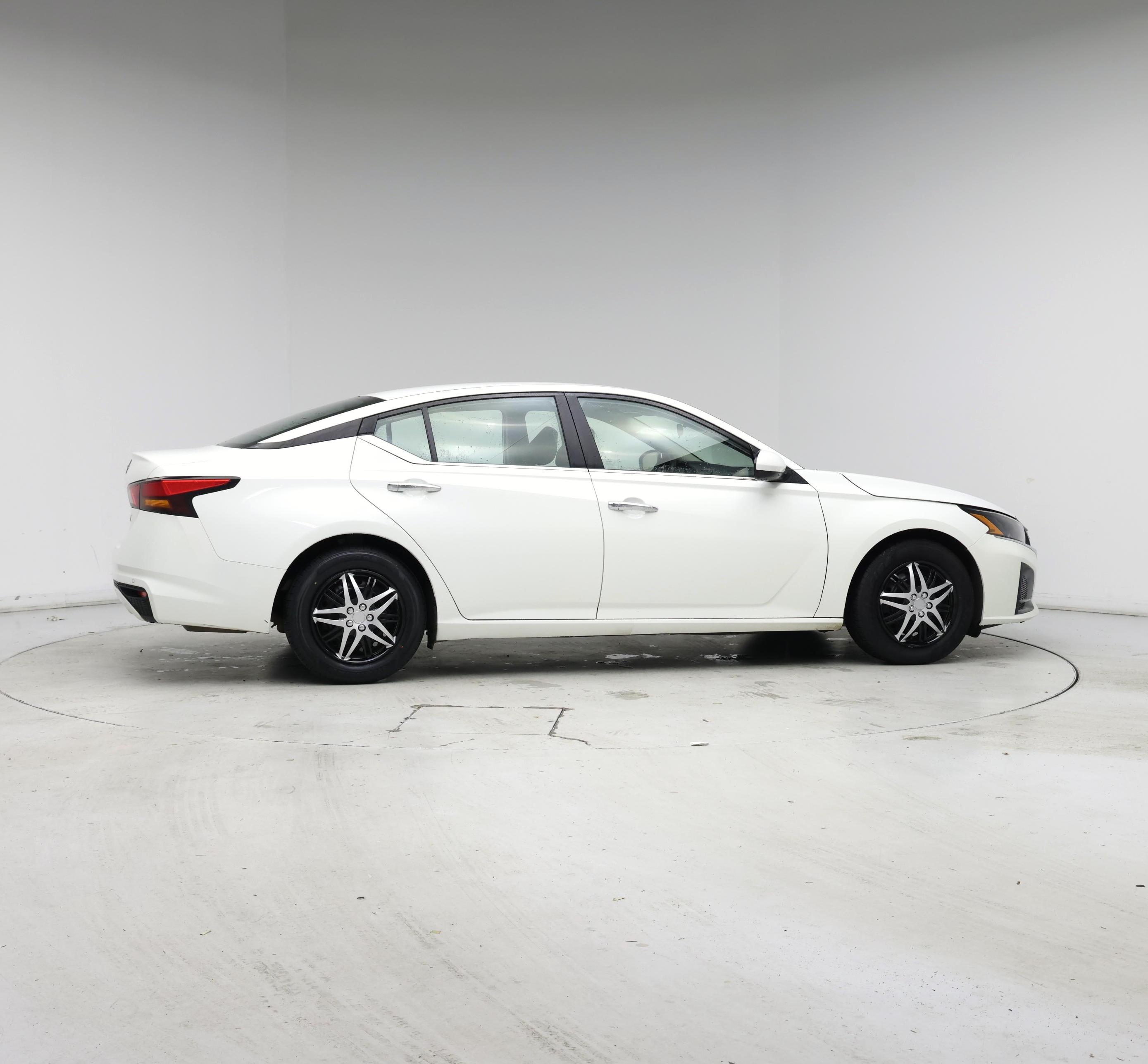 Thumbnail: 2023 Nissan Altima - 7