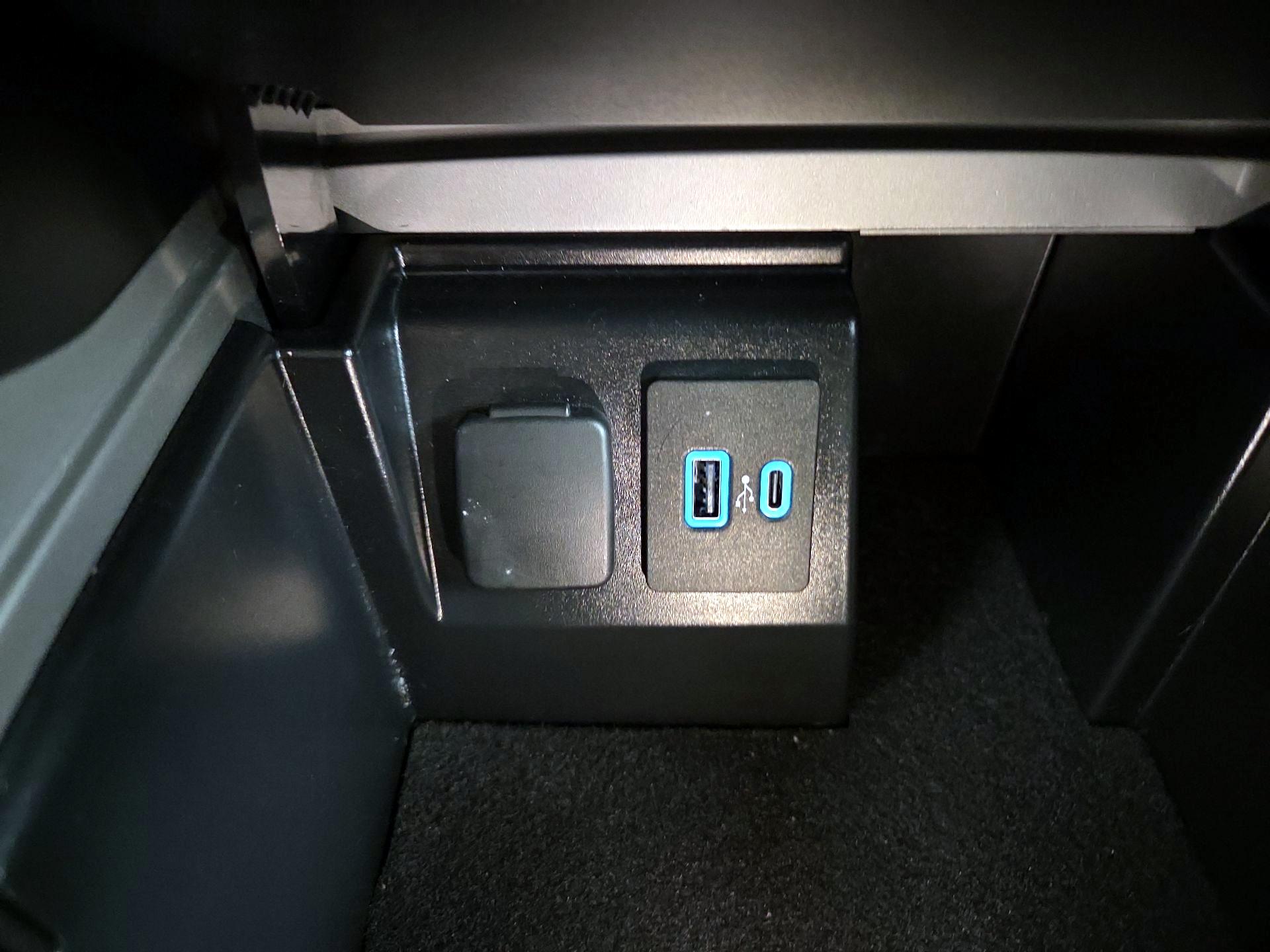 Thumbnail: 2023 Ford Explorer - 18