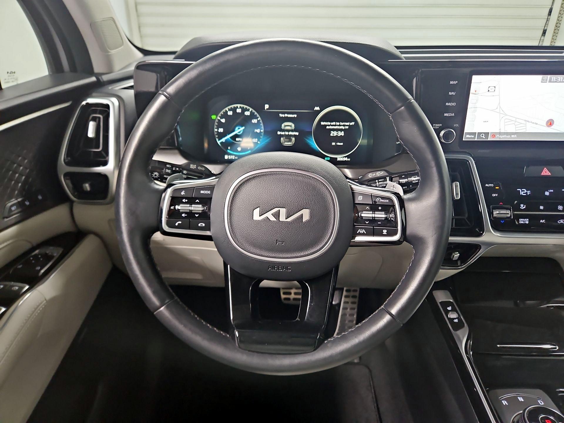 Thumbnail: 2023 Kia Sorento - 10
