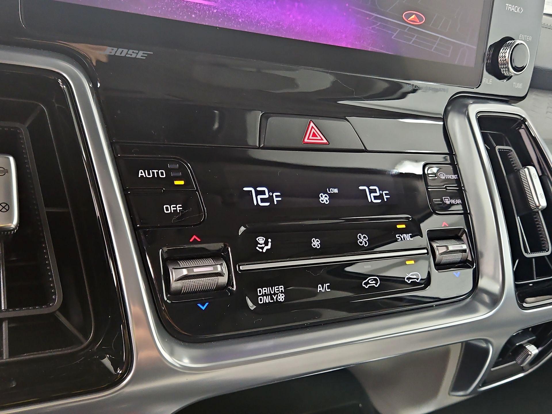 Thumbnail: 2023 Kia Sorento - 17