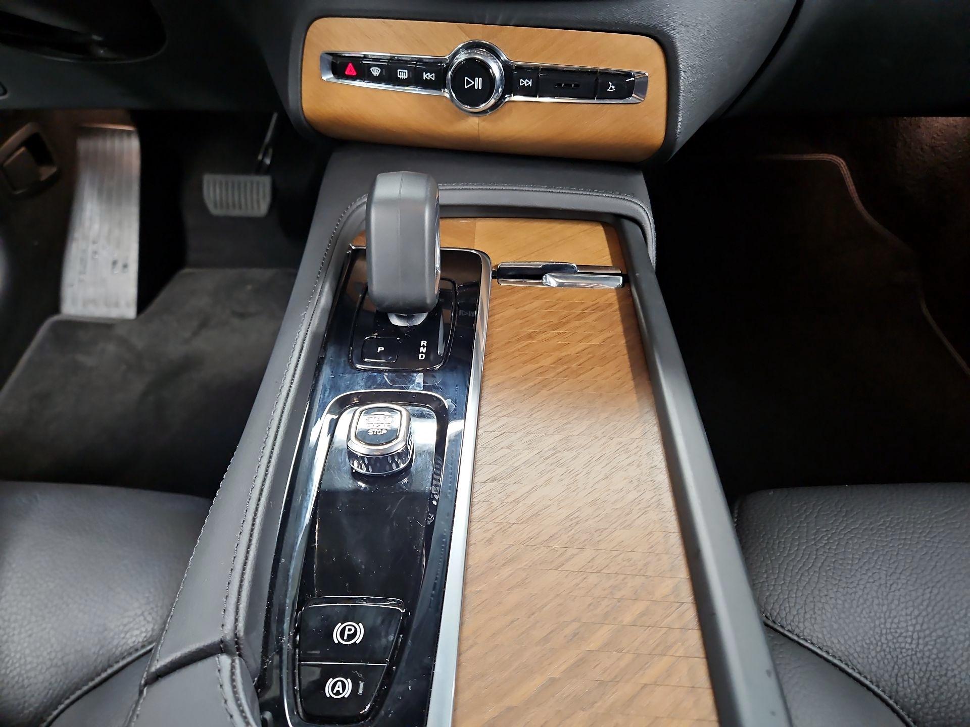 Thumbnail: 2025 Volvo XC90 - 18