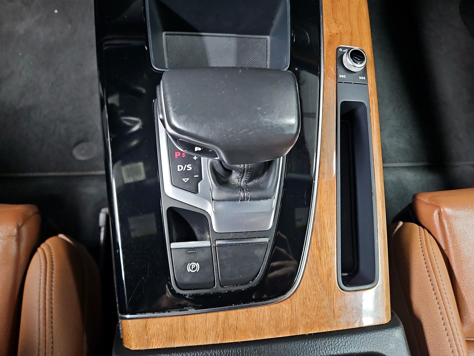 Thumbnail: 2022 Audi Q5 - 17