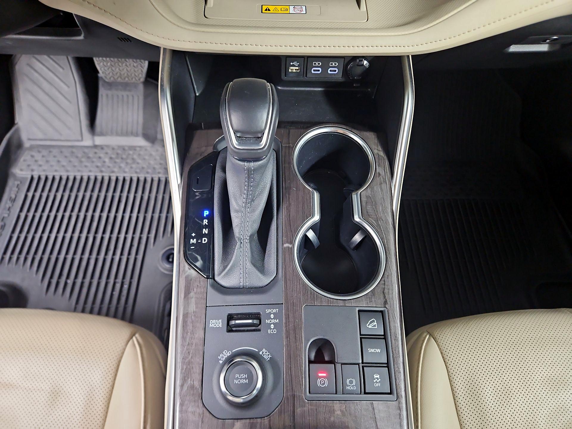 Thumbnail: 2023 Toyota Highlander - 17