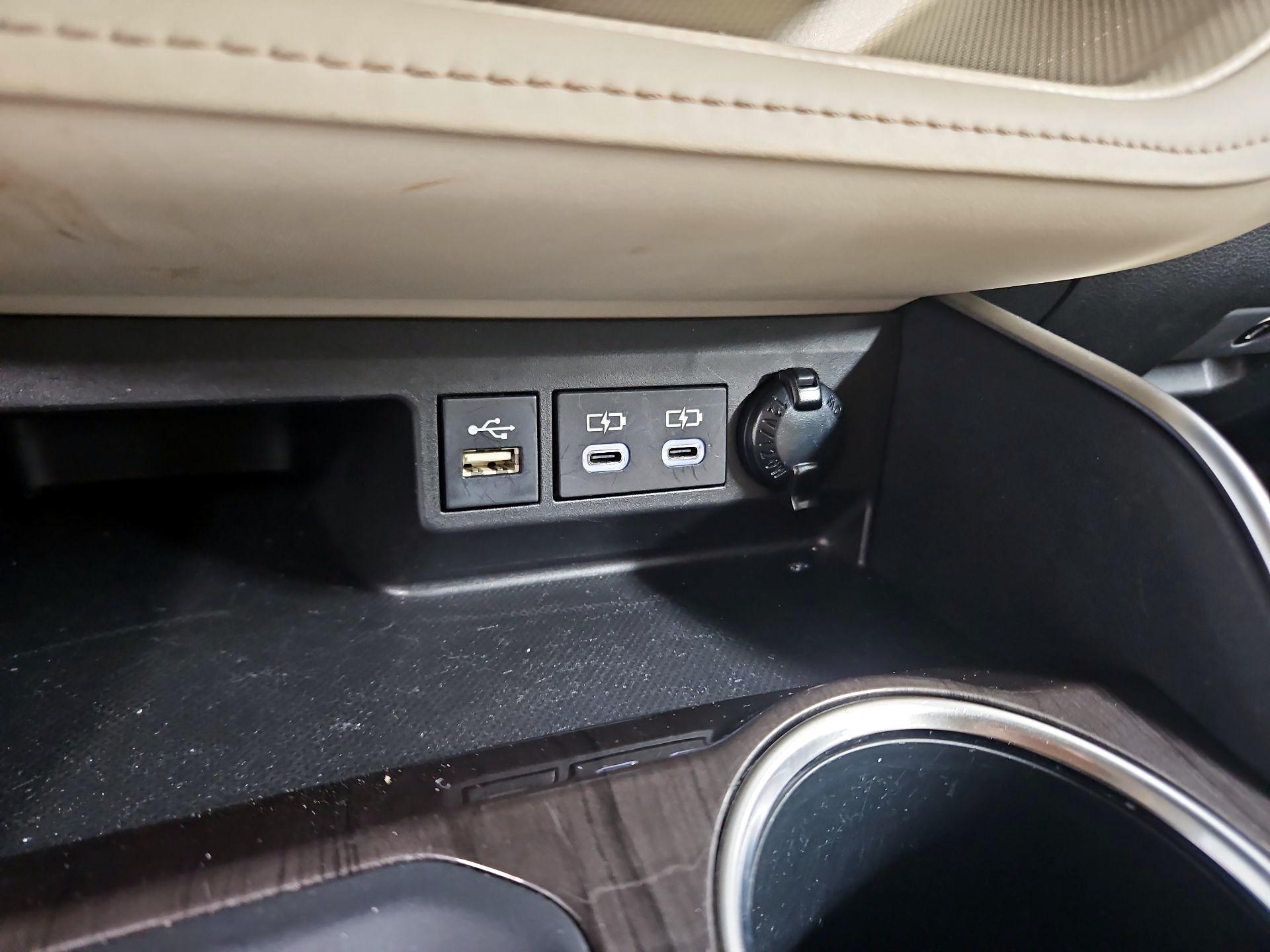 Thumbnail: 2023 Toyota Highlander - 18