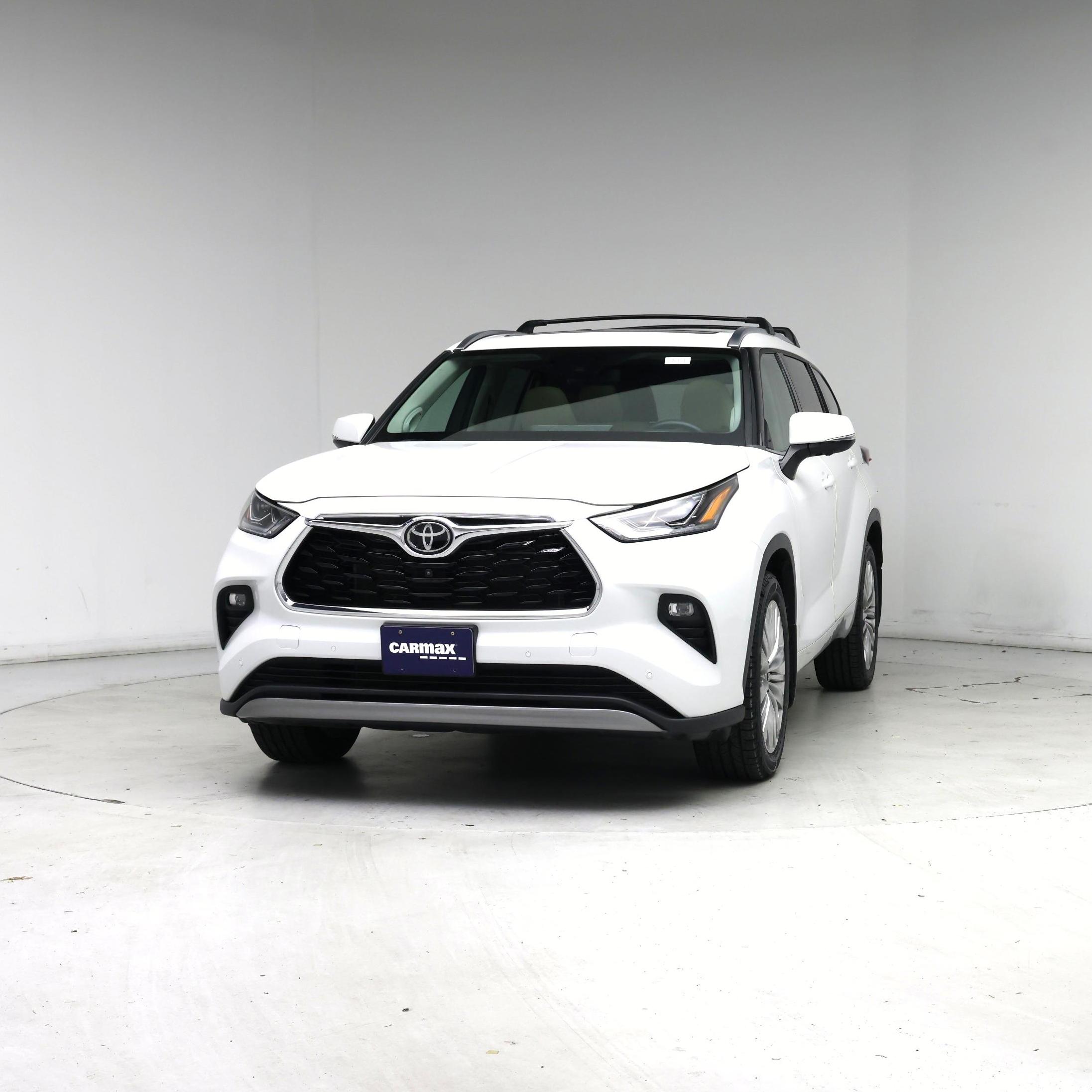 Thumbnail: 2023 Toyota Highlander - 4