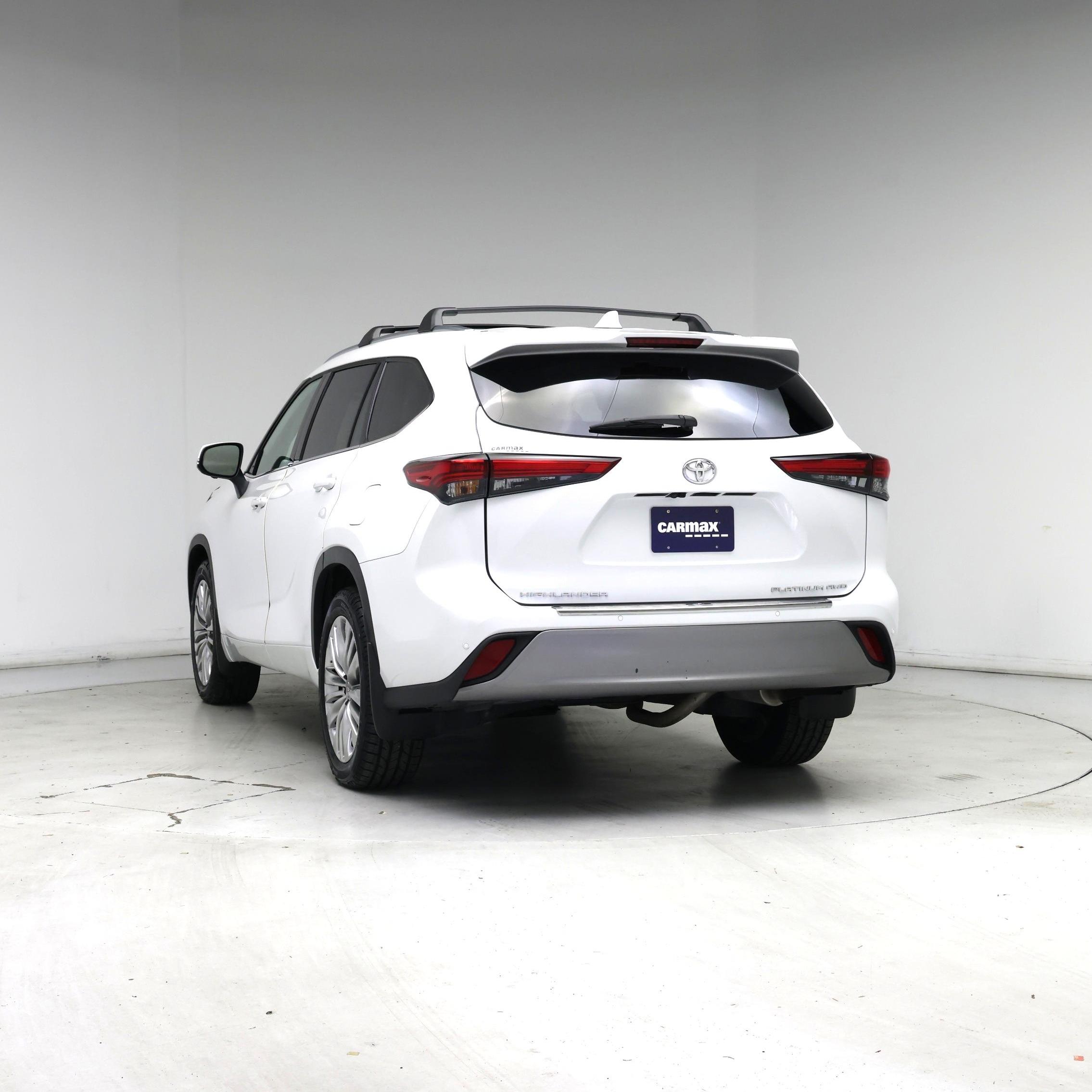 Thumbnail: 2023 Toyota Highlander - 6