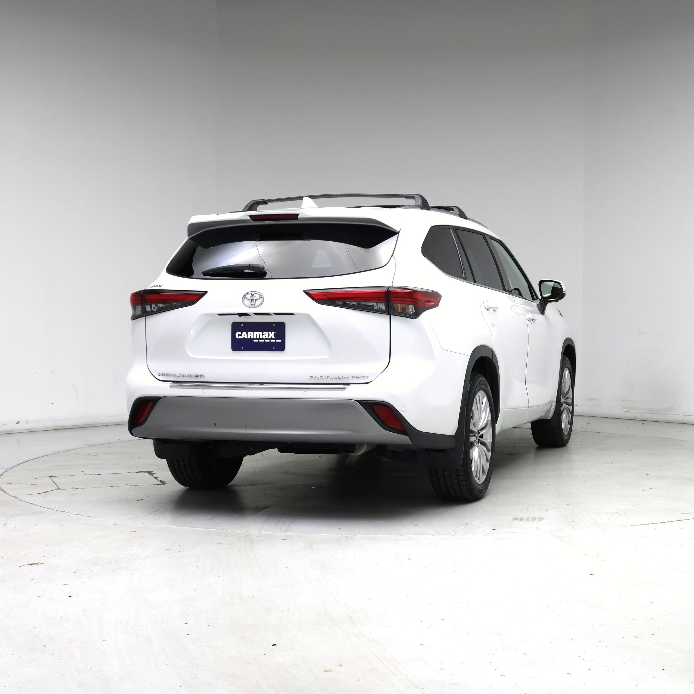 Thumbnail: 2023 Toyota Highlander - 8